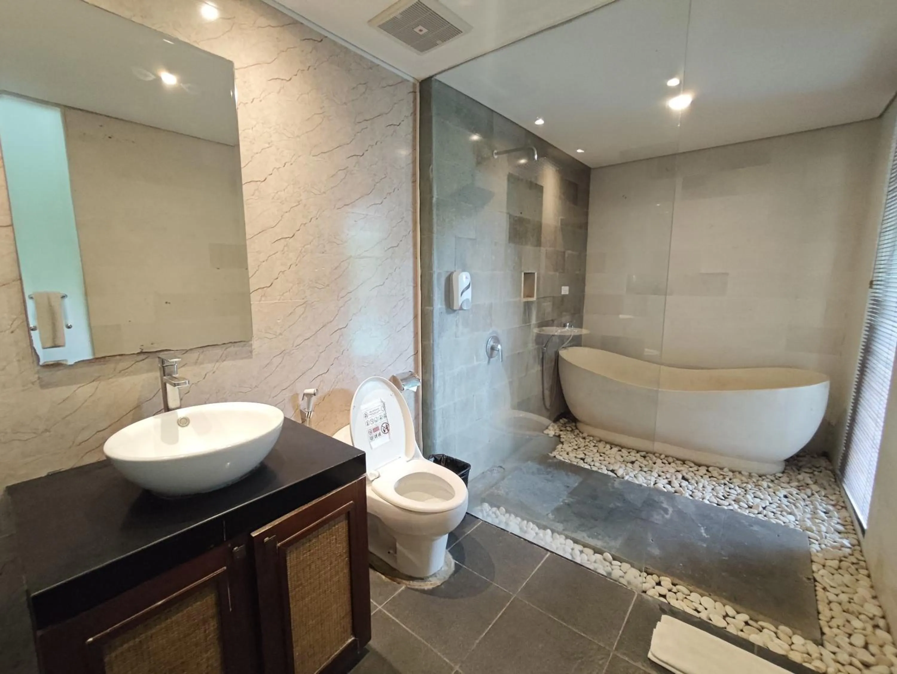 Bathroom in Gaing Mas Jimbaran Villas by Gaing Mas Group