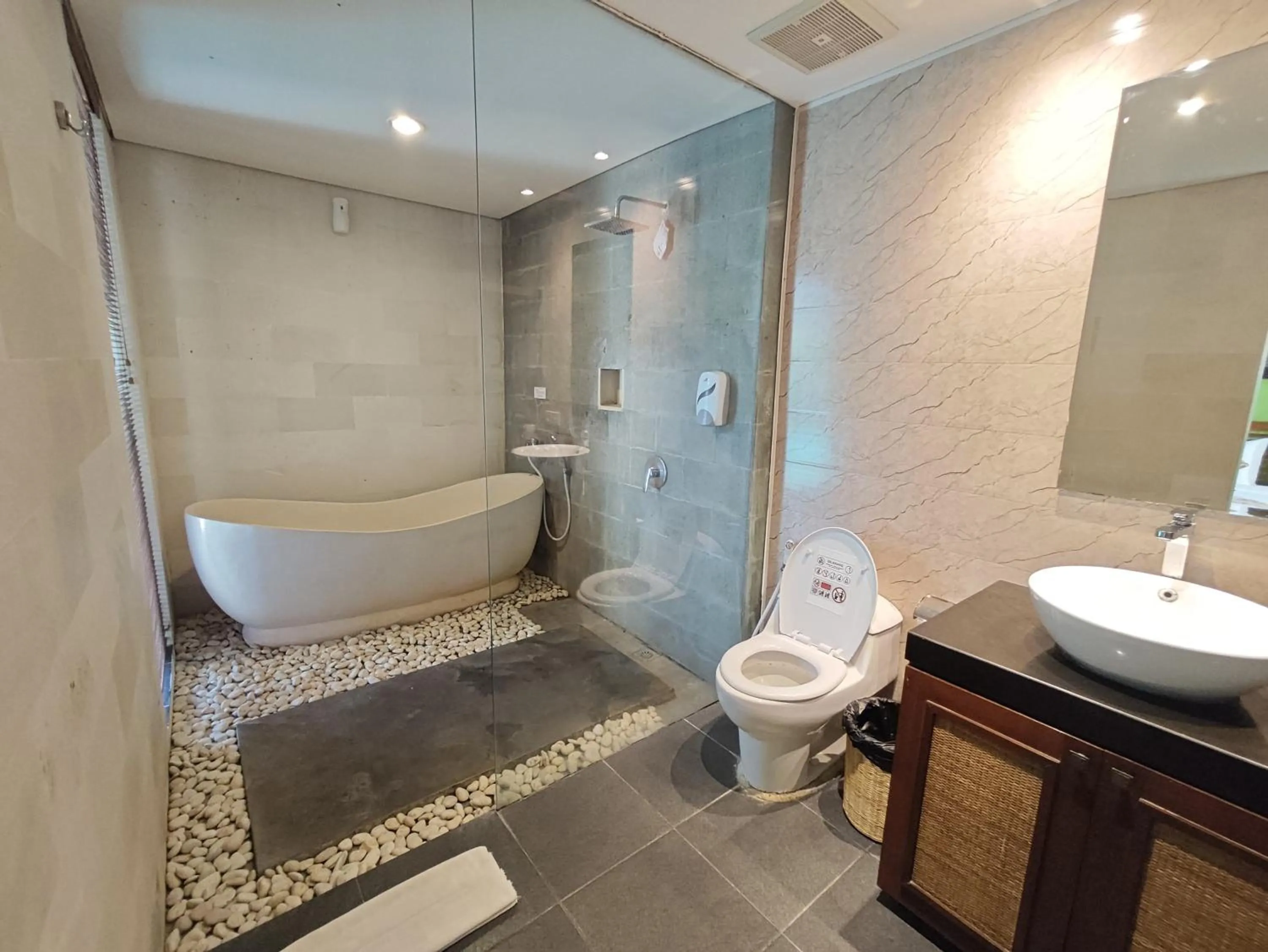 Bathroom in Gaing Mas Jimbaran Villas by Gaing Mas Group