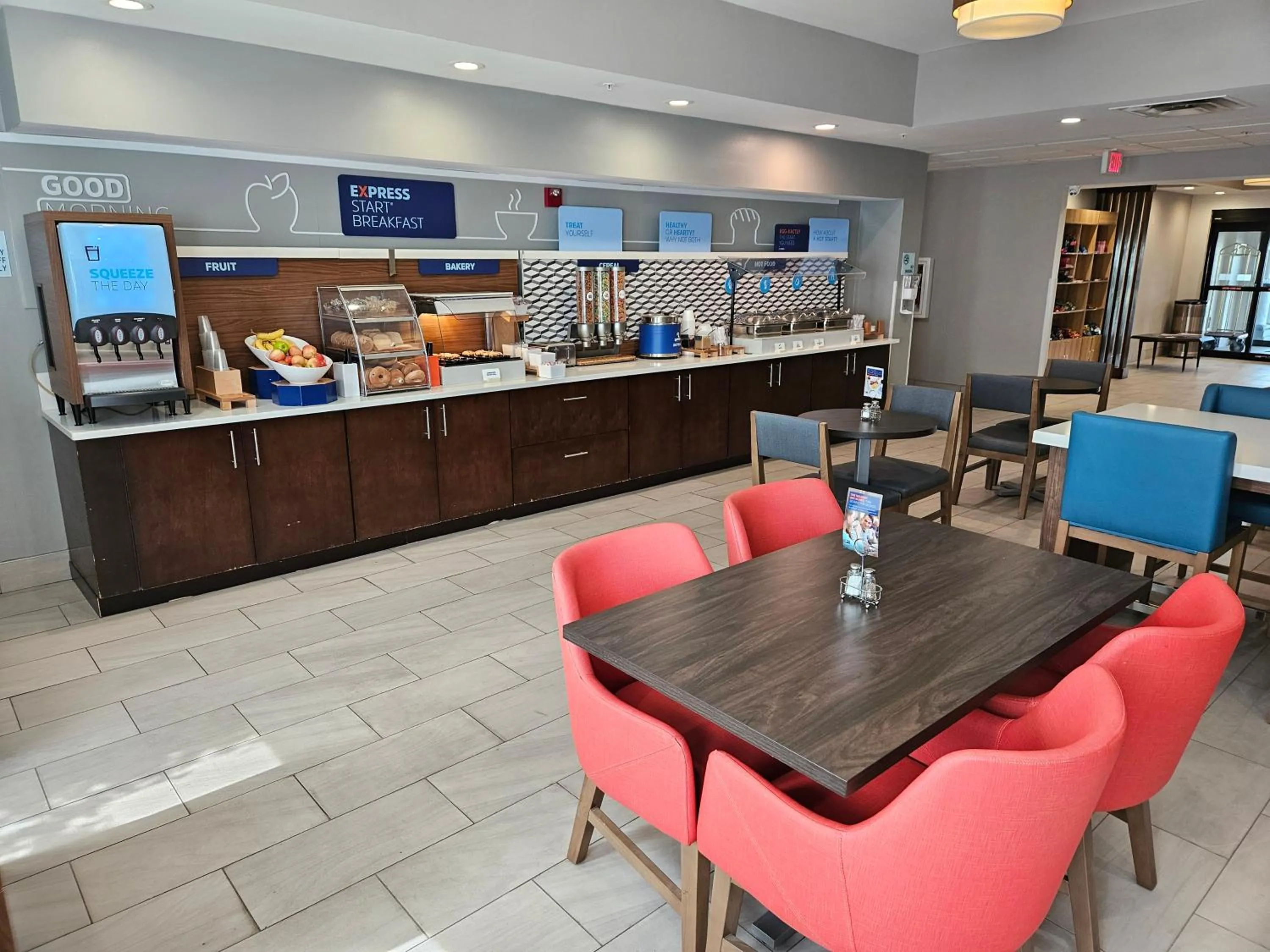 Breakfast in Holiday Inn Express Hotel & Suites Cincinnati-Blue Ash by IHG