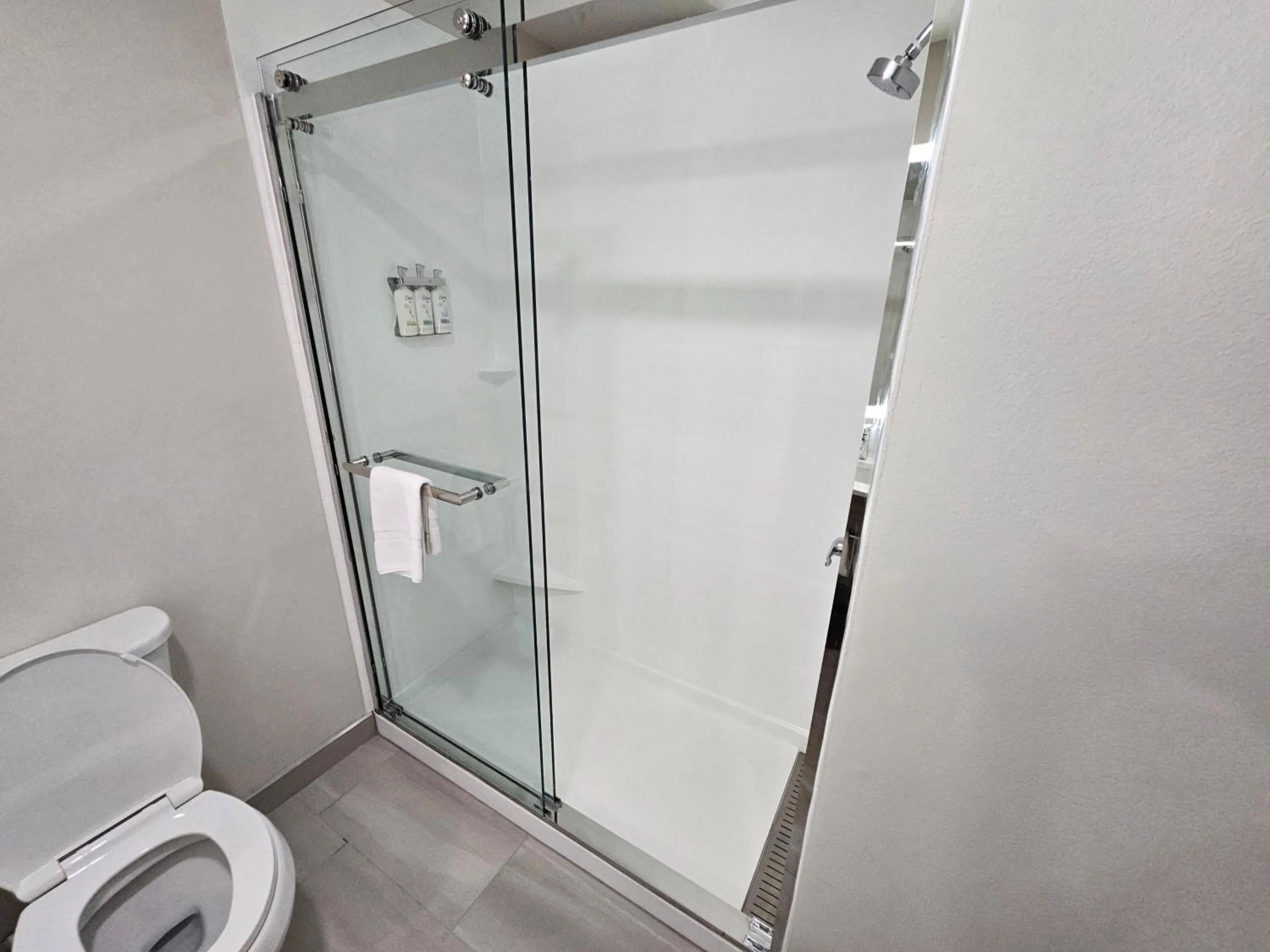 Photo of the whole room in Holiday Inn Express Hotel & Suites Cincinnati-Blue Ash by IHG