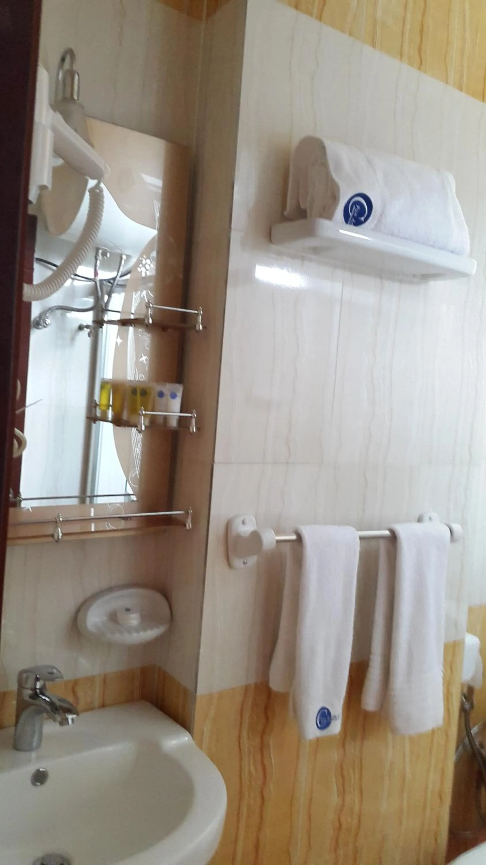 Bathroom in C Fun Addis Hotel