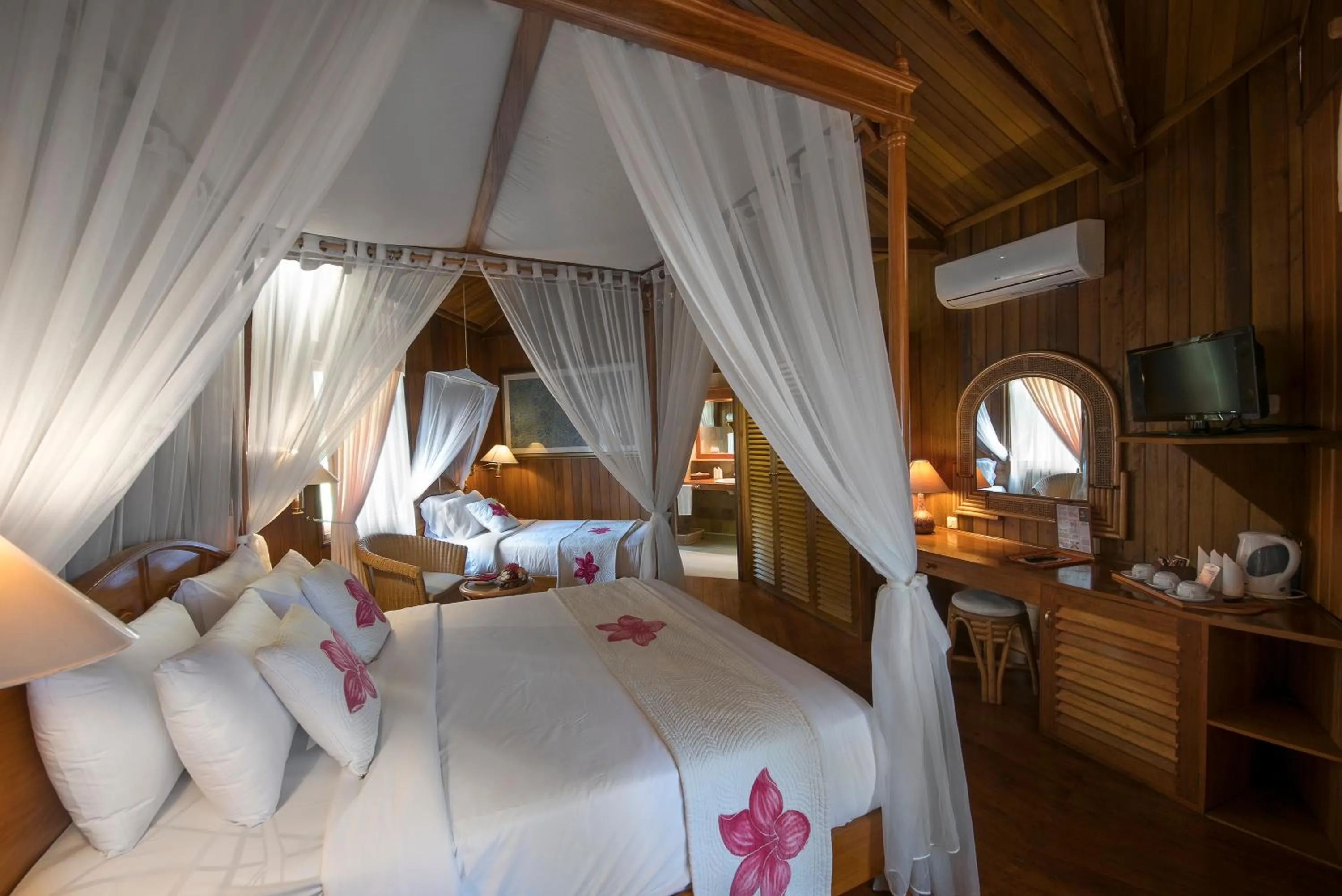 Photo of the whole room, Bed in Gangga Island Resort & Spa