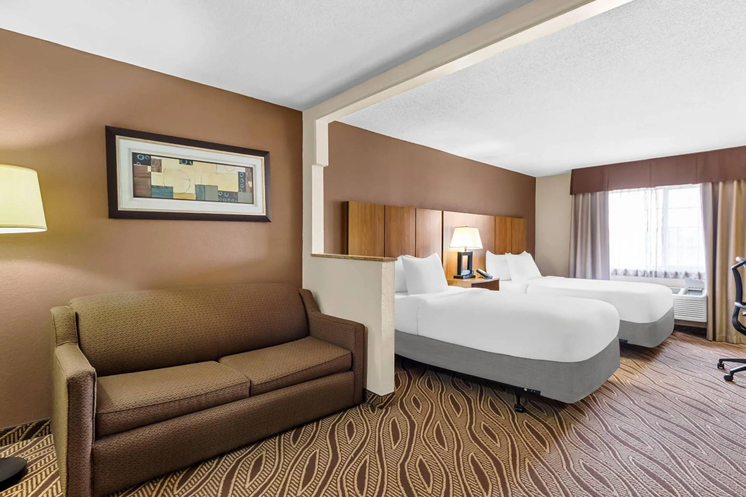 Bedroom, Bed in Quality Inn & Suites San Antonio Airport - Stone Oak