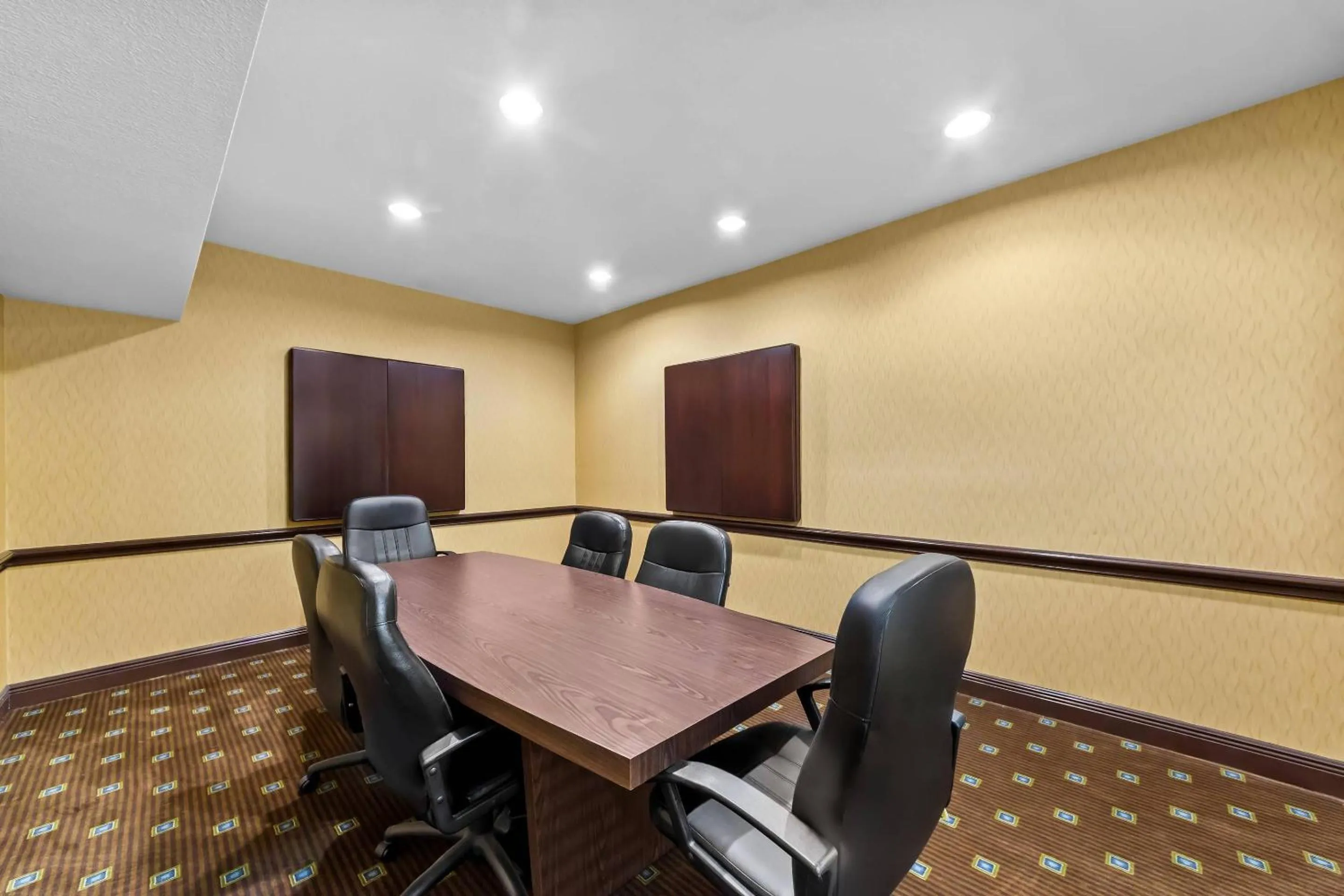 Meeting/conference room in Quality Inn & Suites San Antonio Airport - Stone Oak
