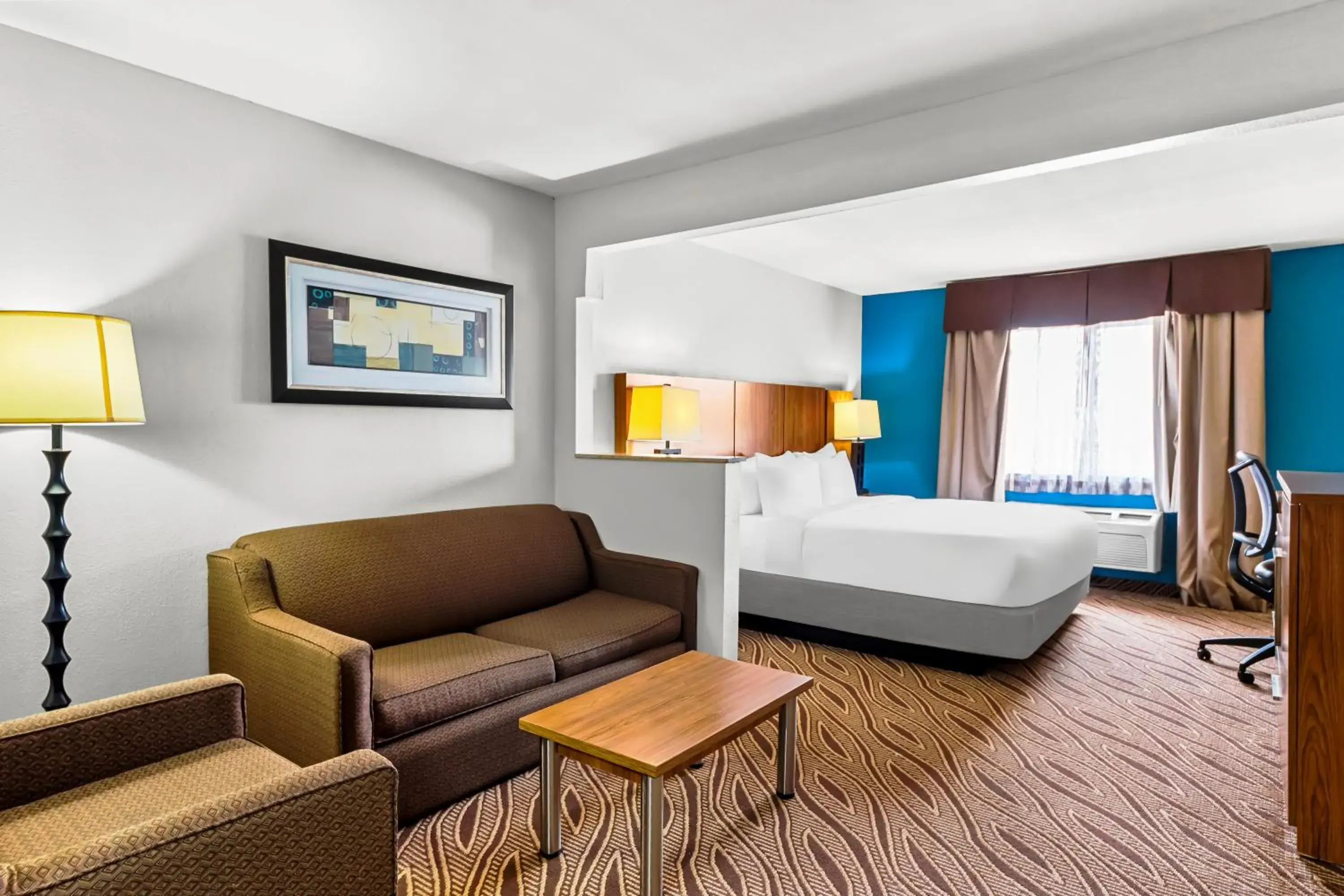 King Suite with Sofa - Non Smoking in Quality Inn & Suites San Antonio Airport - Stone Oak King Suite with Sofa - Non Smoking in Quality Inn & Suites San Antonio Airport - Stone Oak