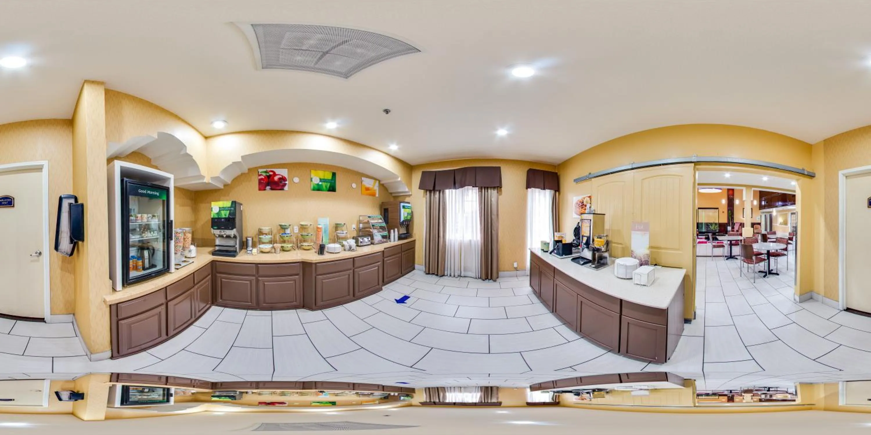 Breakfast in Quality Inn & Suites San Antonio Airport - Stone Oak