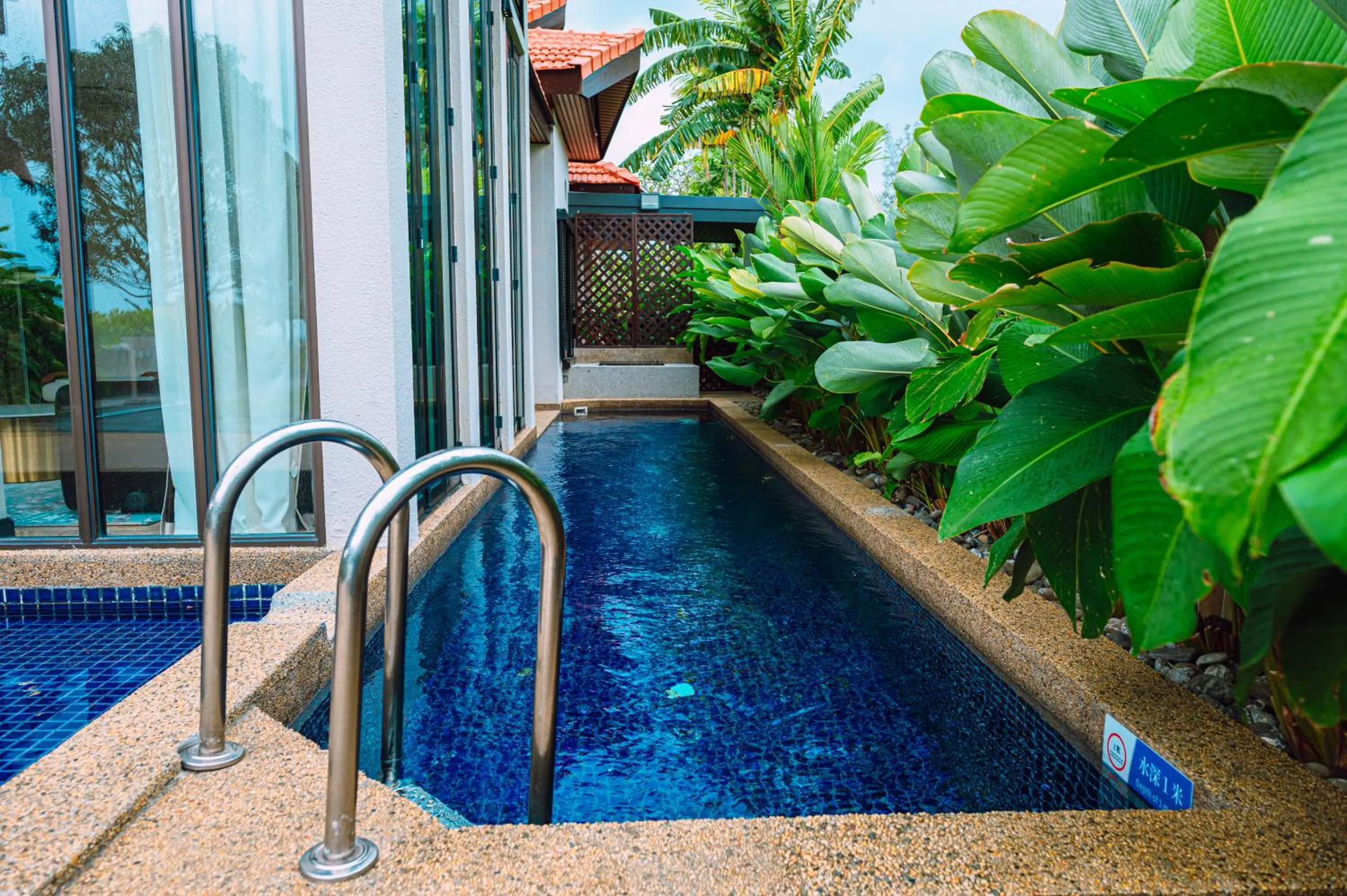 Swimming pool in Sabah Beach Villas & Suites