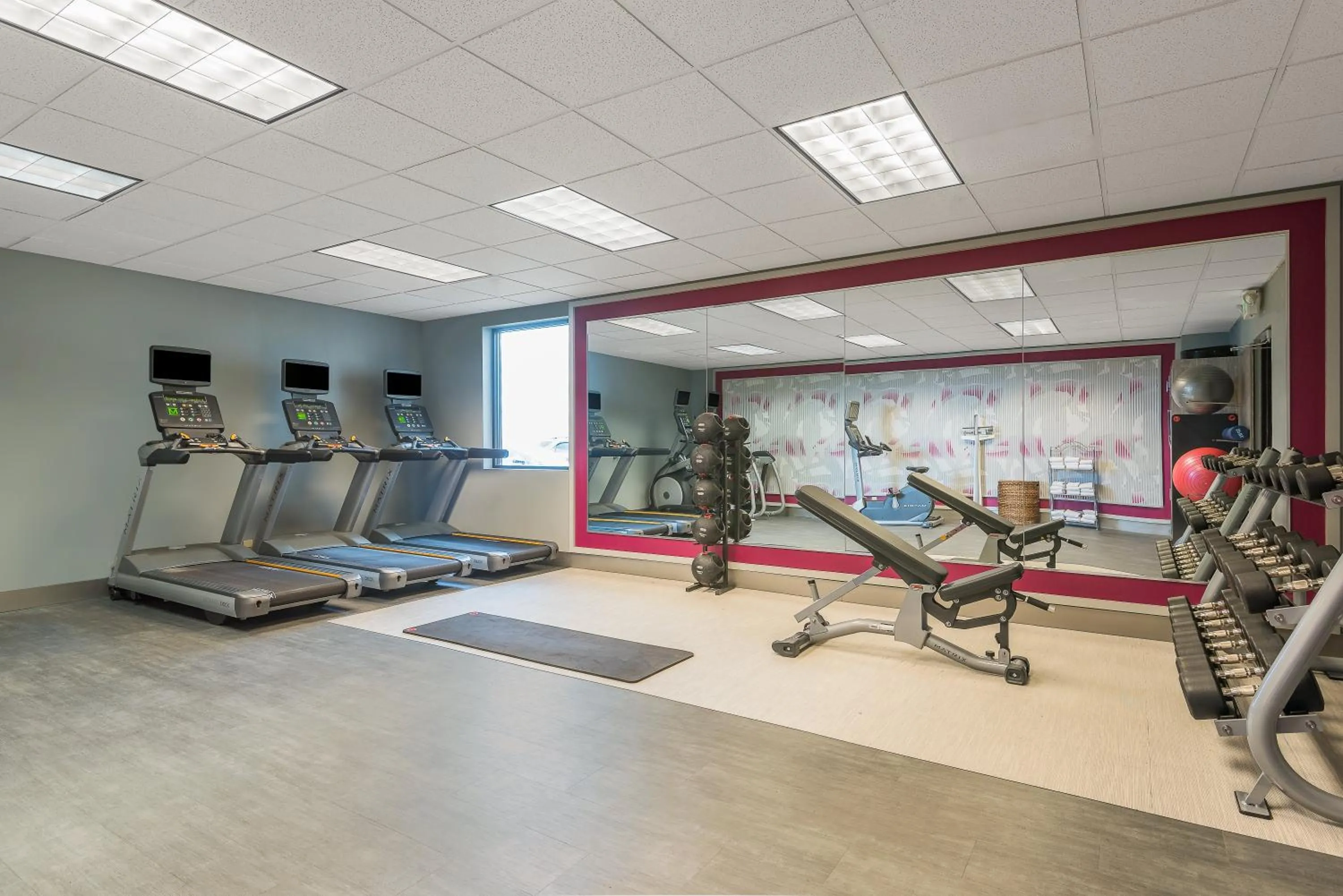 Fitness centre/facilities in Crowne Plaza Indianapolis-Airport by IHG