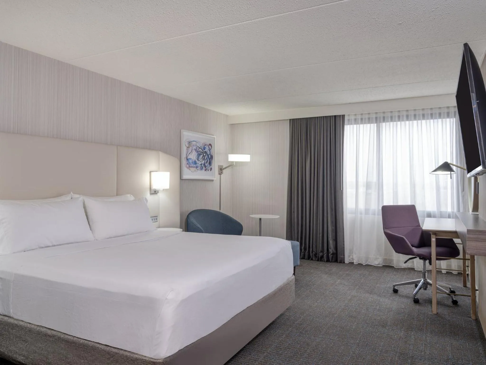 Photo of the whole room, Bed in Crowne Plaza Indianapolis-Airport by IHG