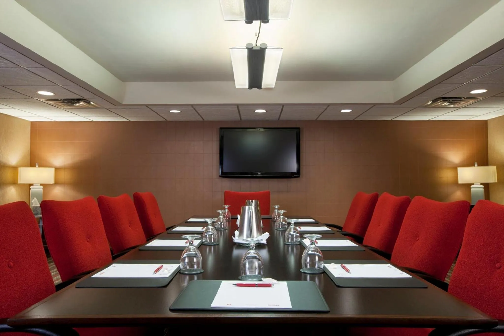 Meeting/conference room in Crowne Plaza Indianapolis-Airport by IHG
