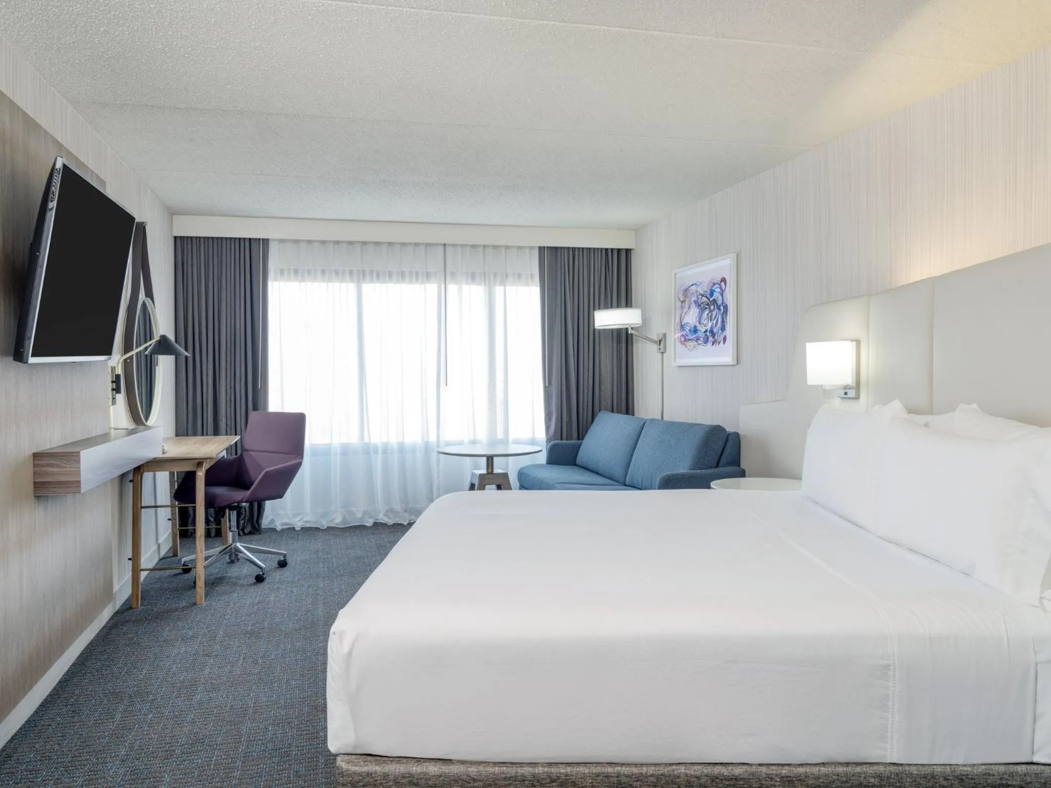 Photo of the whole room, Bed in Crowne Plaza Indianapolis-Airport by IHG