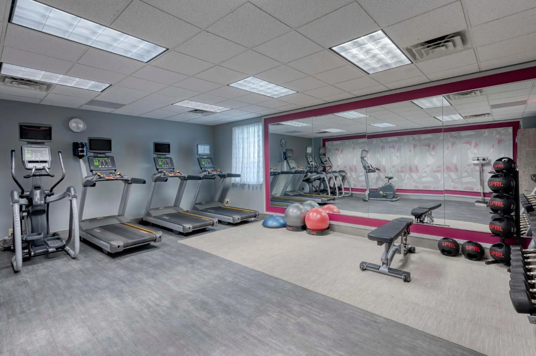 Fitness centre/facilities in Crowne Plaza Indianapolis-Airport by IHG