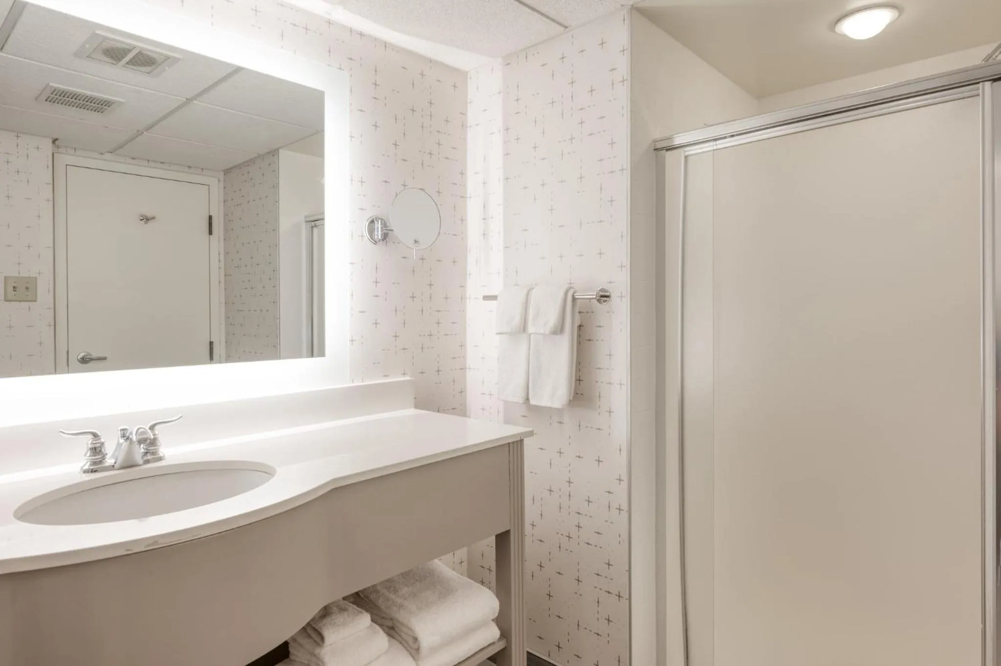 Bathroom in Crowne Plaza Indianapolis-Airport by IHG