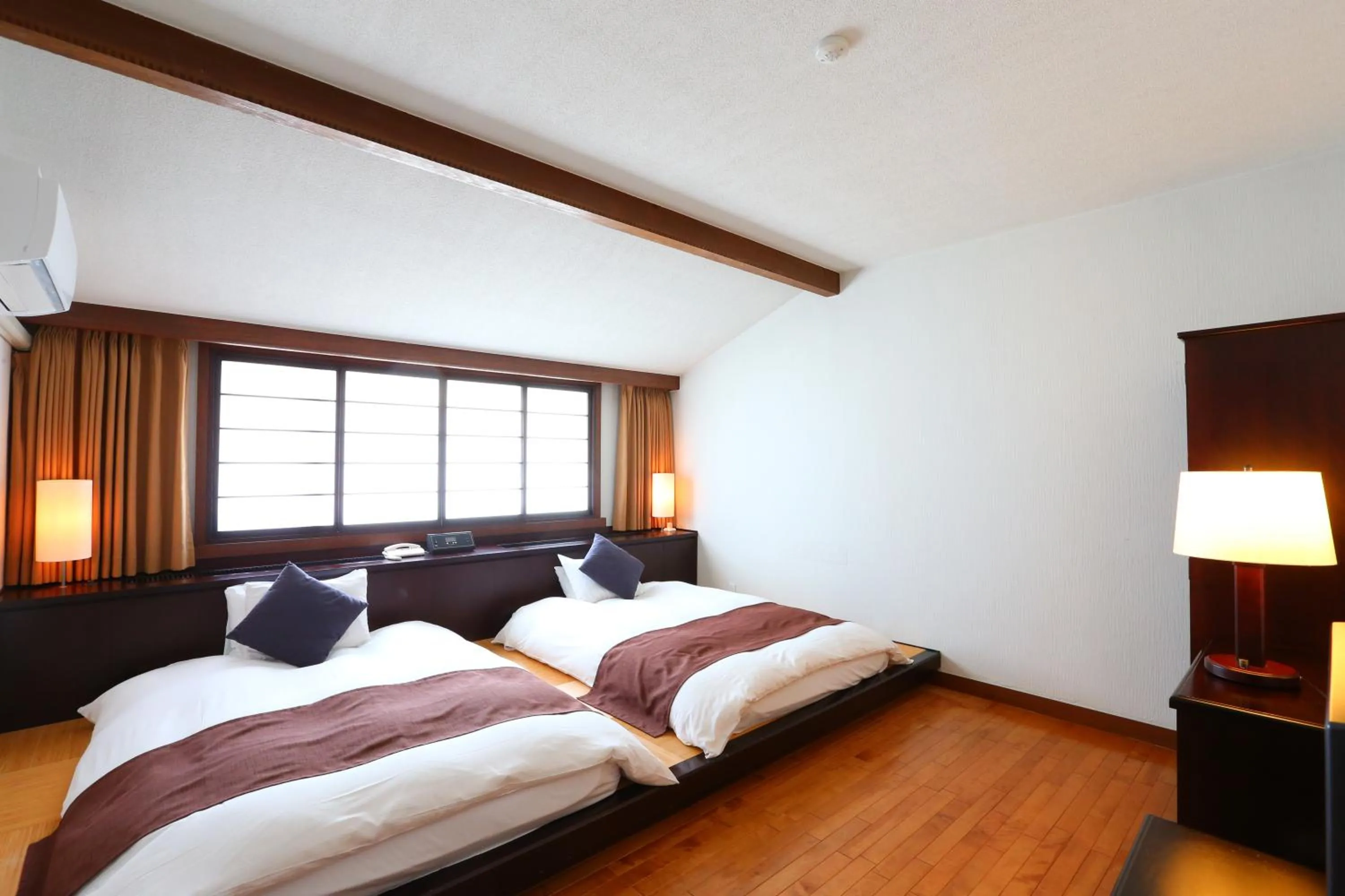 Photo of the whole room, Bed in Tateshina Tokyu Hotel