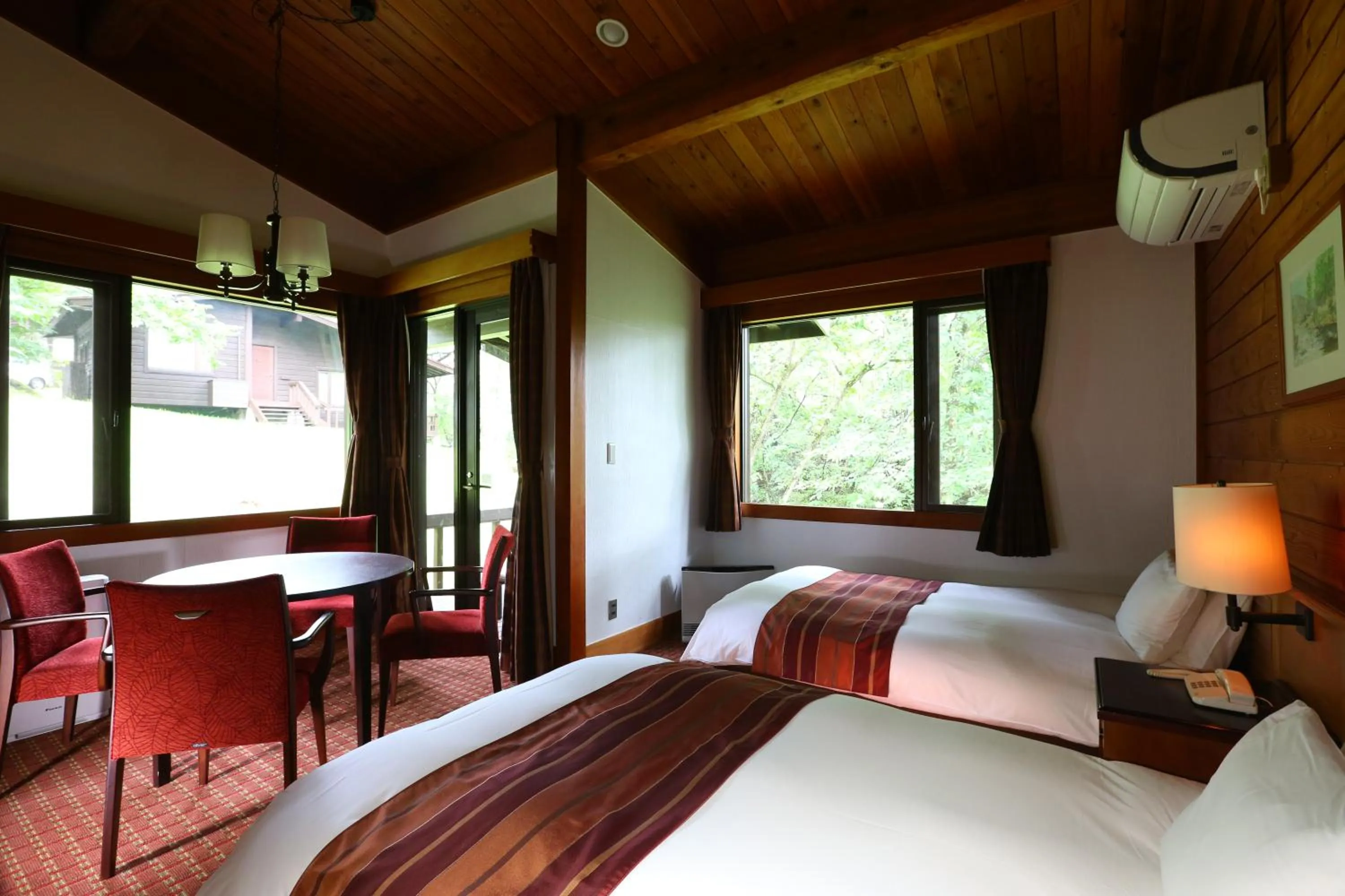 Photo of the whole room, Bed in Tateshina Tokyu Hotel