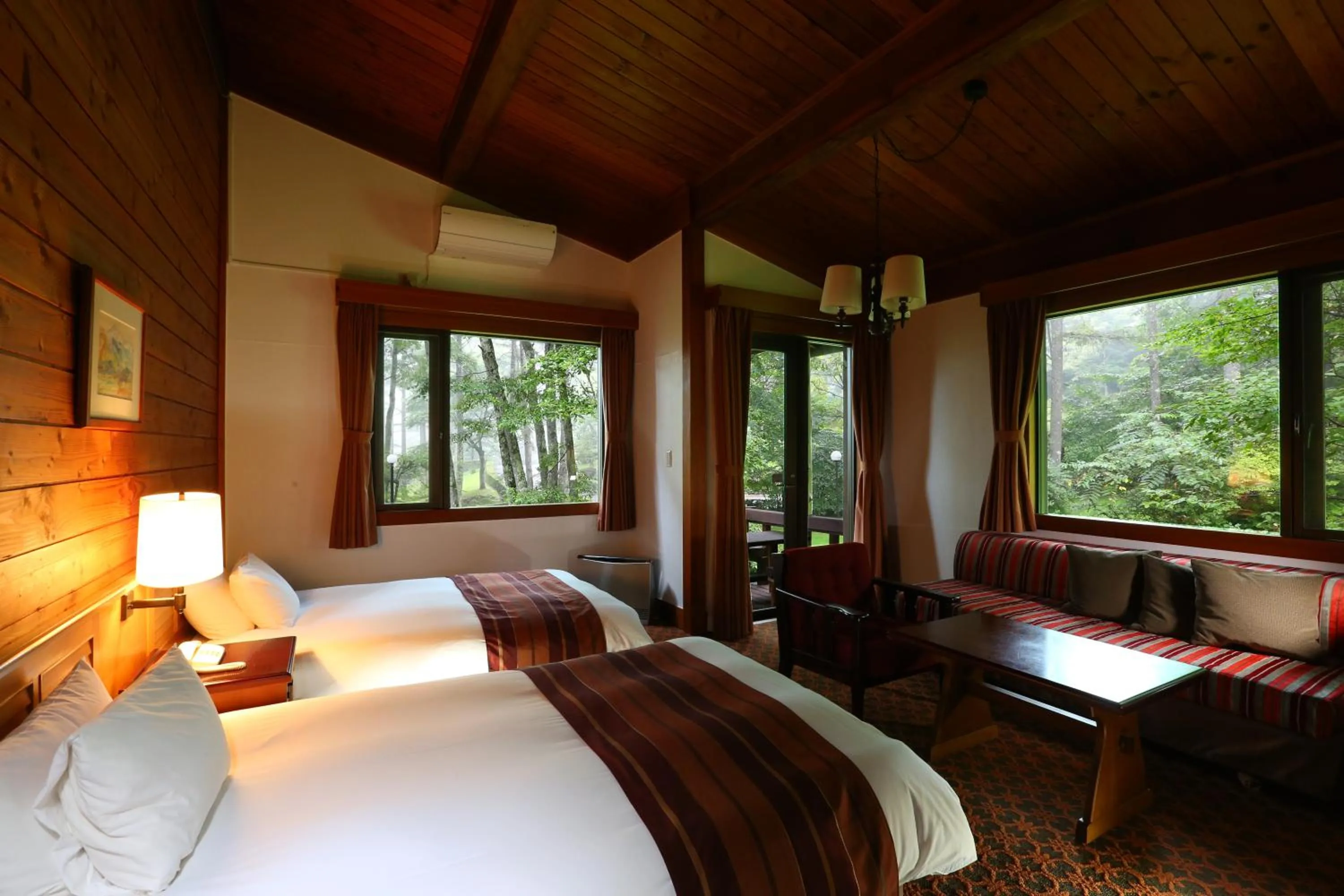 Photo of the whole room, Bed in Tateshina Tokyu Hotel