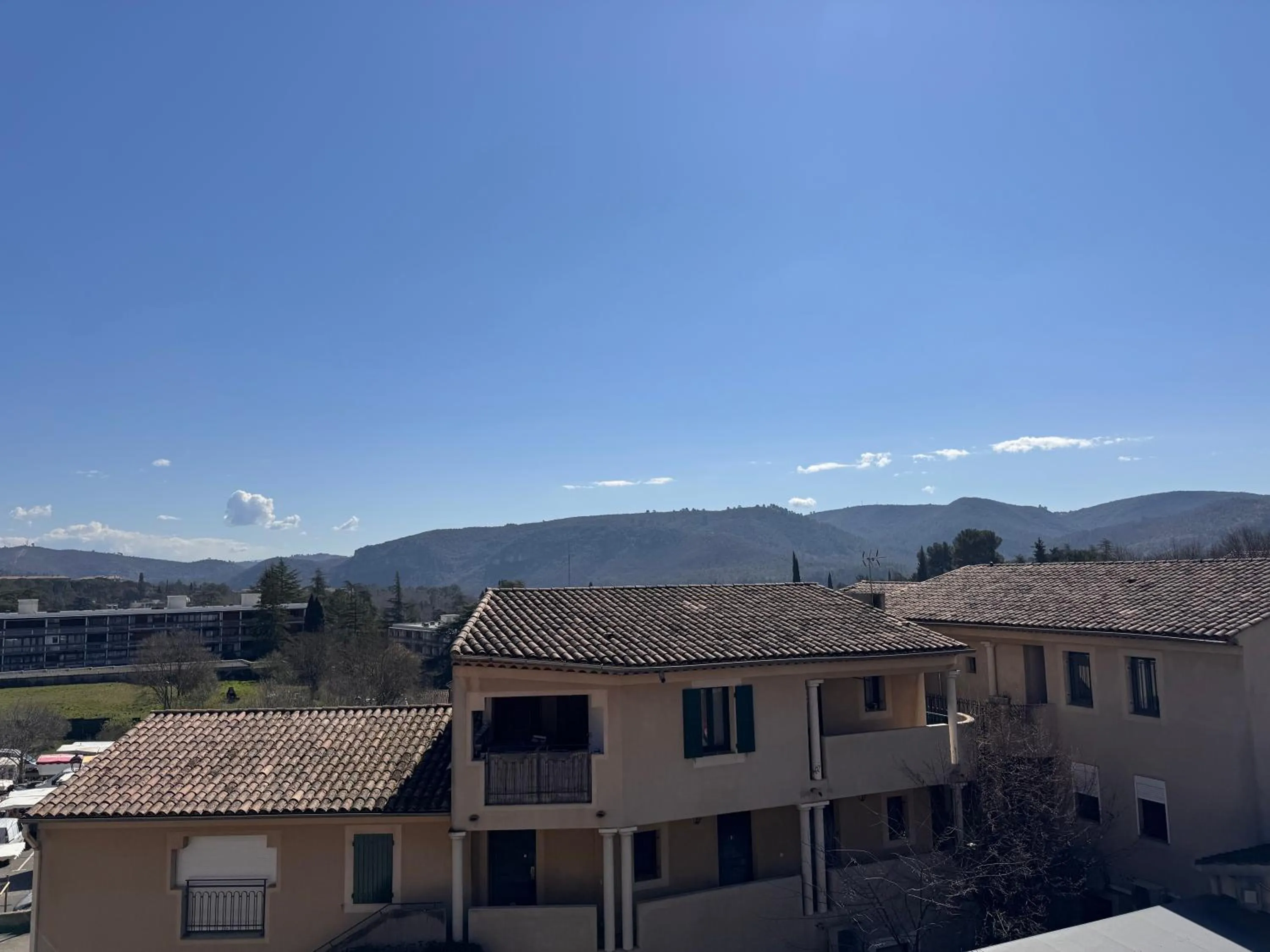 Quiet street view in Le Chemin Neuf