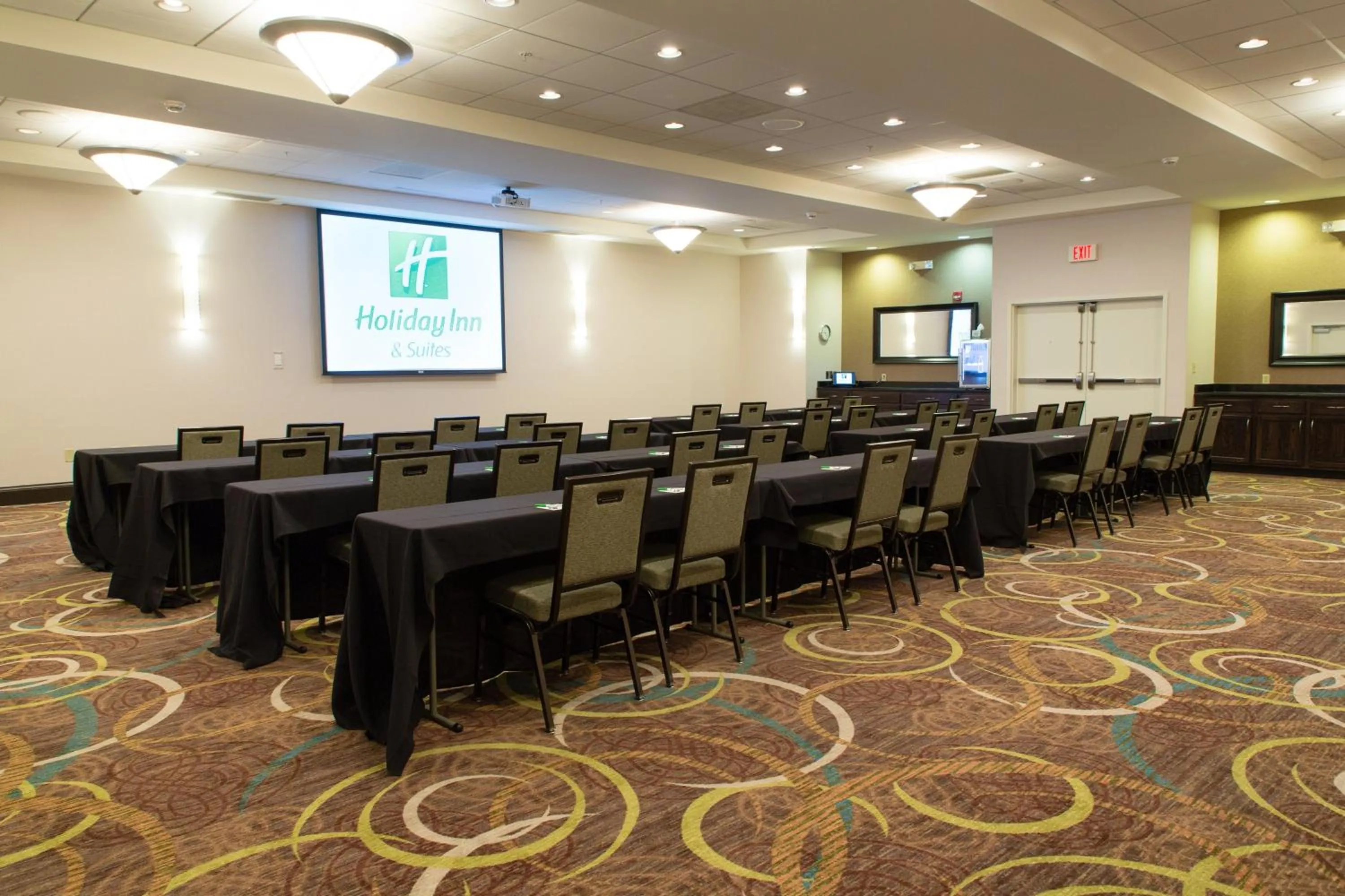 Meeting/conference room in Holiday Inn Hotel & Suites Bloomington Airport by IHG