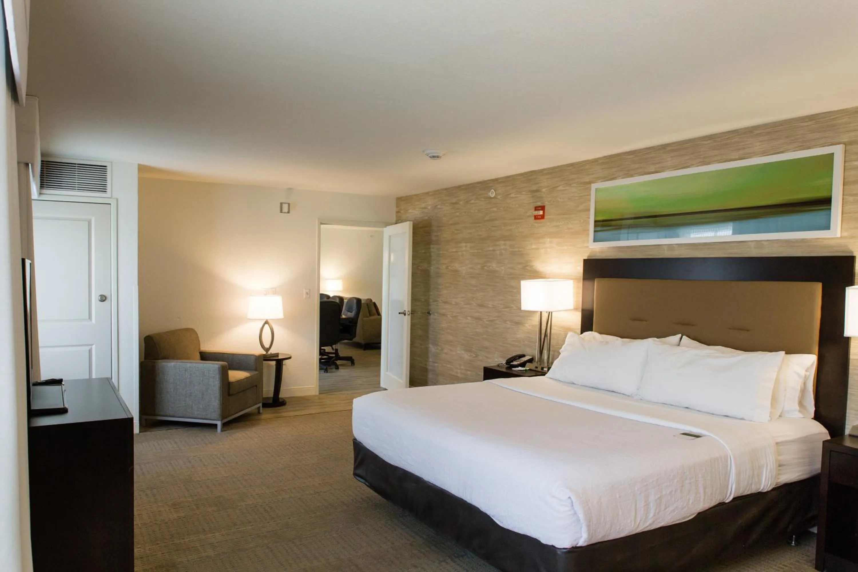 Bedroom, Bed in Holiday Inn Hotel & Suites Bloomington Airport by IHG