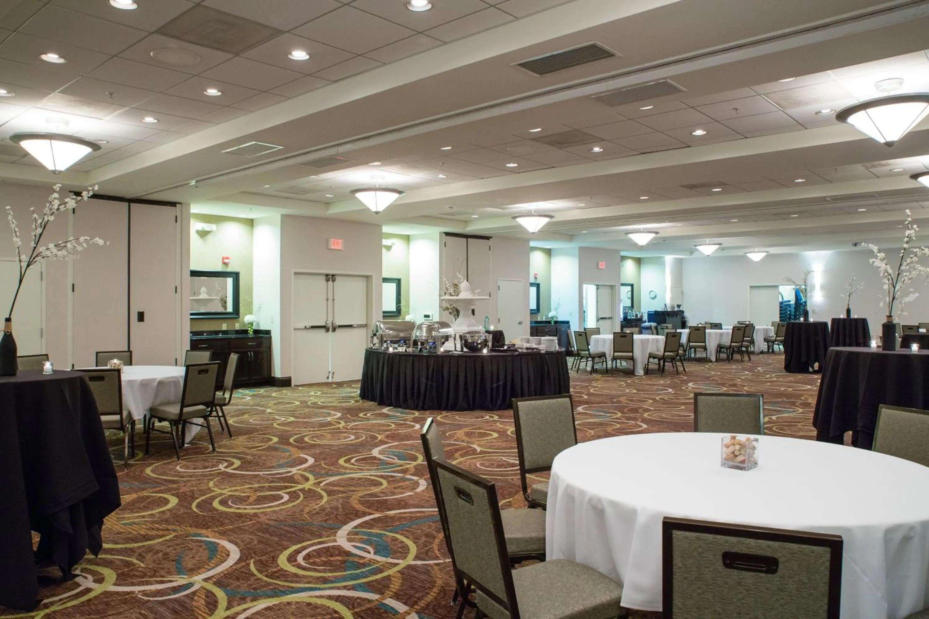 Meeting/conference room in Holiday Inn Hotel & Suites Bloomington Airport by IHG