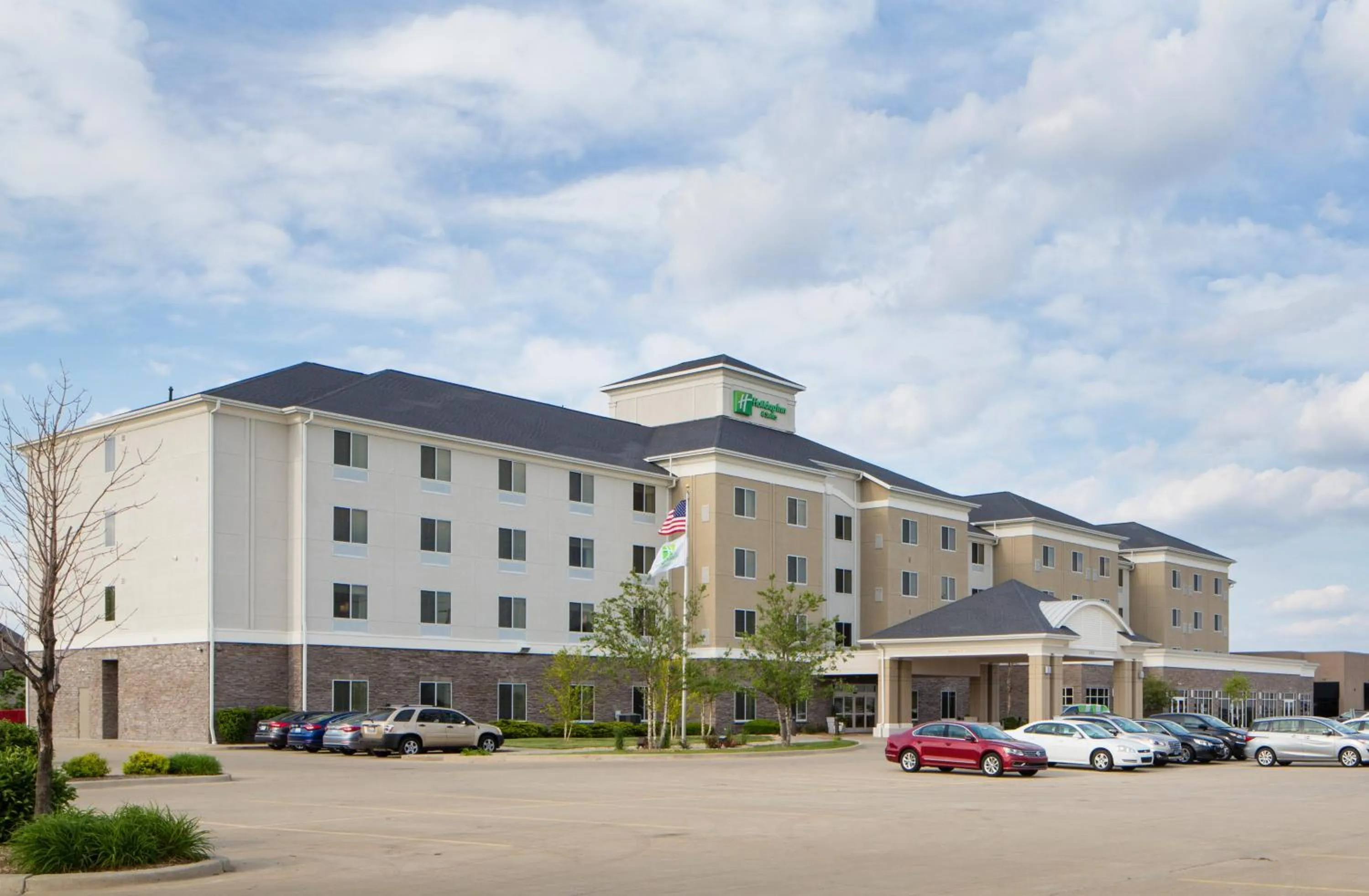 Property building in Holiday Inn Hotel & Suites Bloomington Airport by IHG