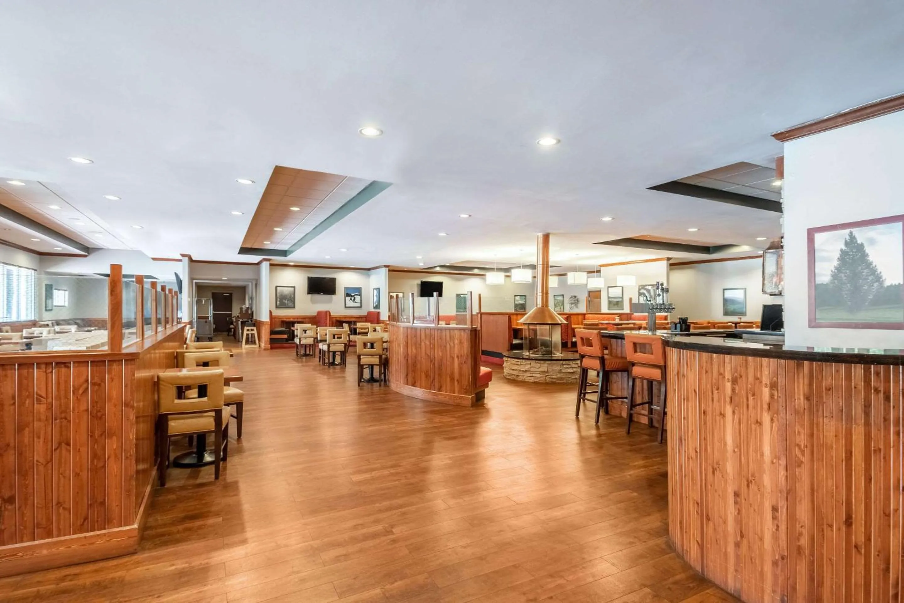 Restaurant/places to eat in The Grand Hotel, Ascend Hotel Collection