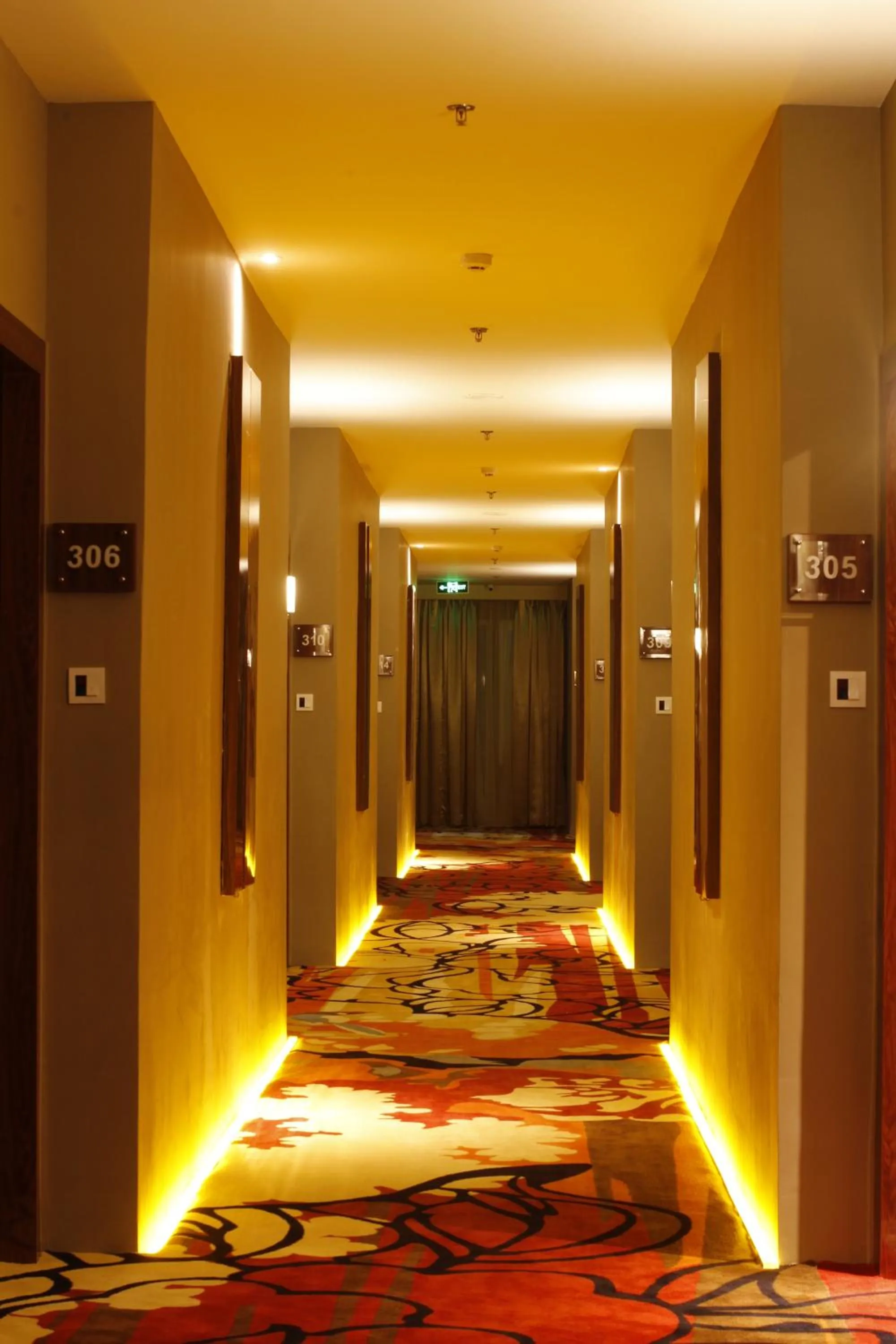 Bed in Royal Asnof Hotel Pekanbaru