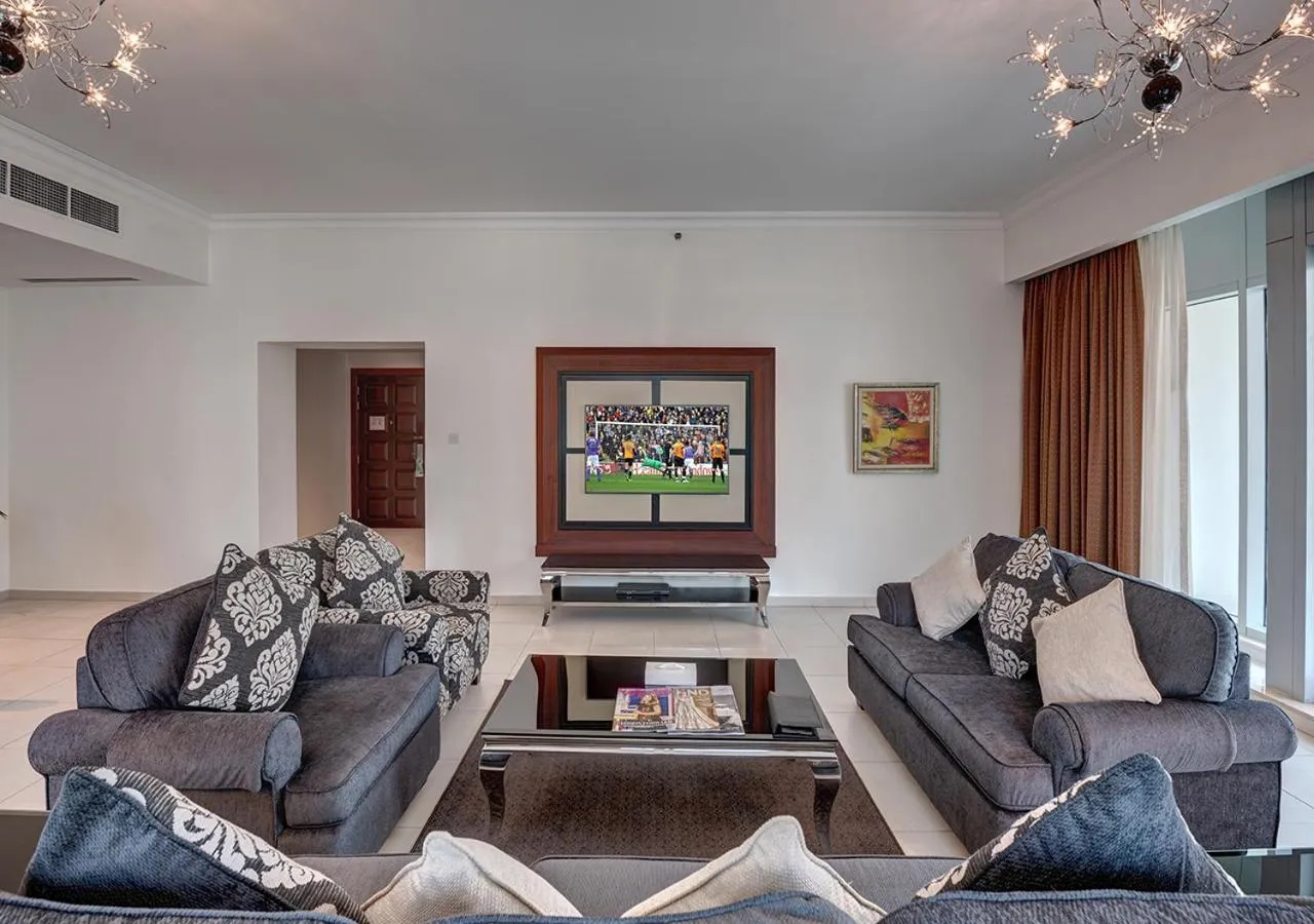 Family in Marina Hotel Apartments