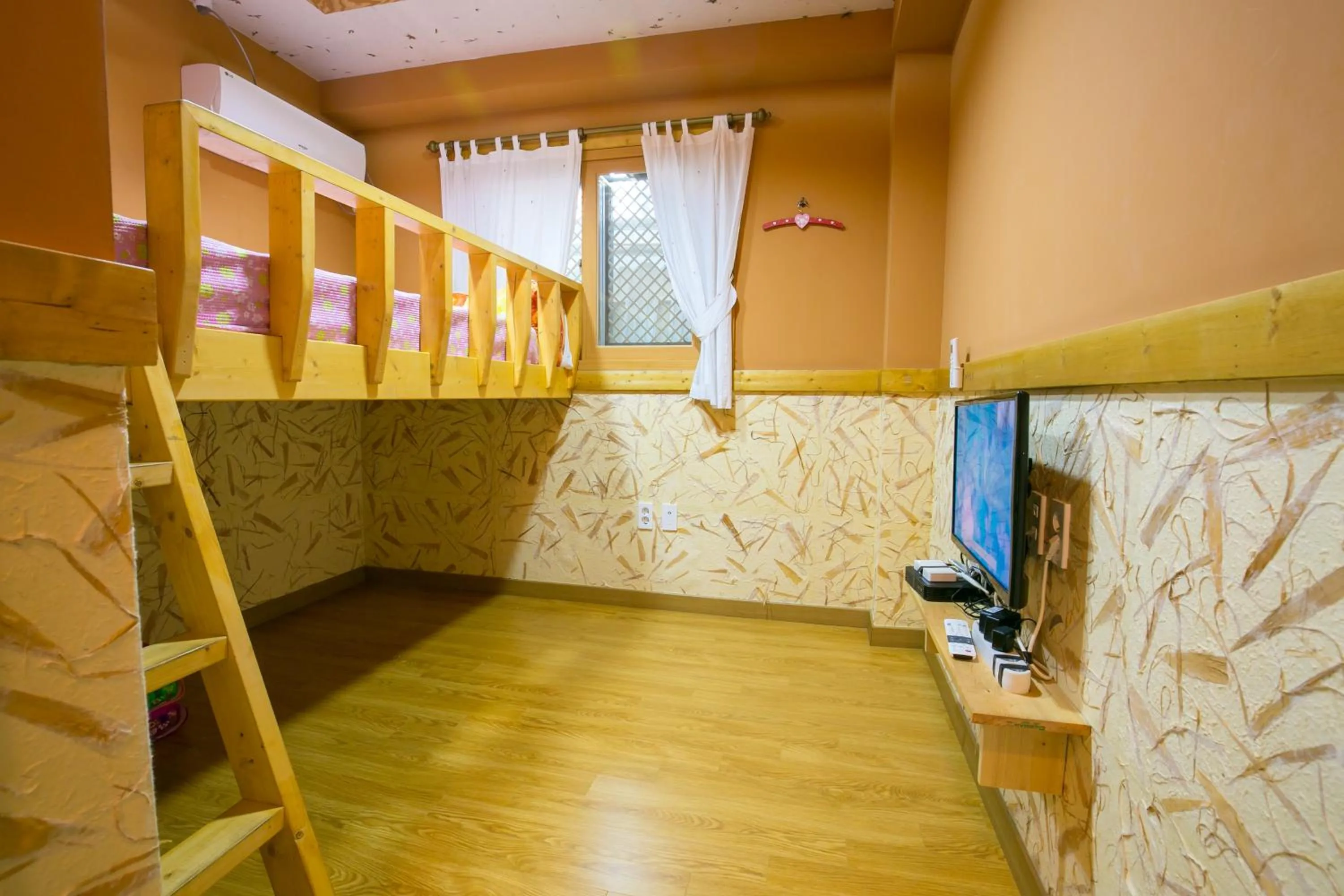 Bunk Bed in Ddlanche Guesthouse New Building