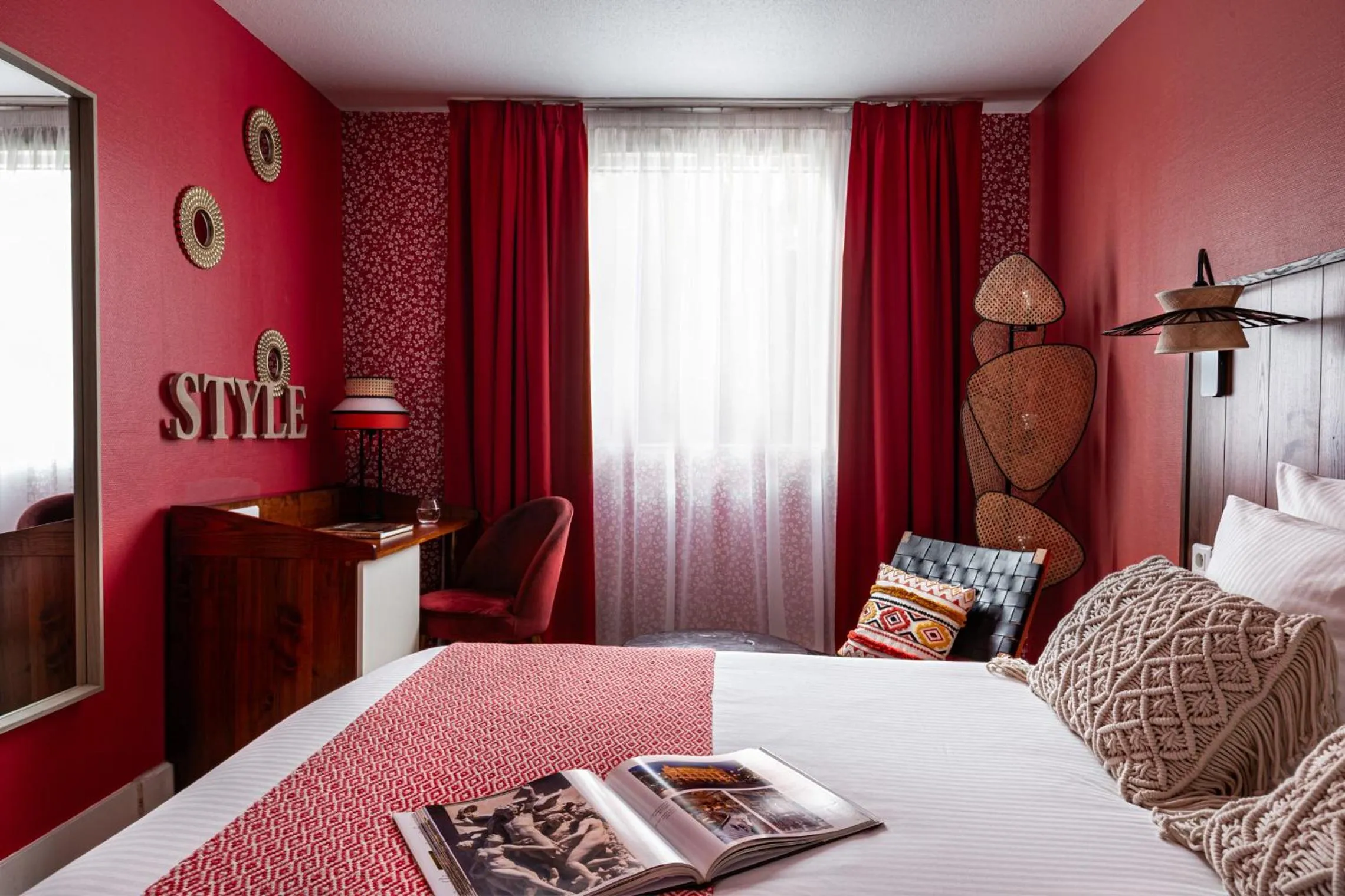 Bed in Aiden by Best Western Paris Roissy CDG