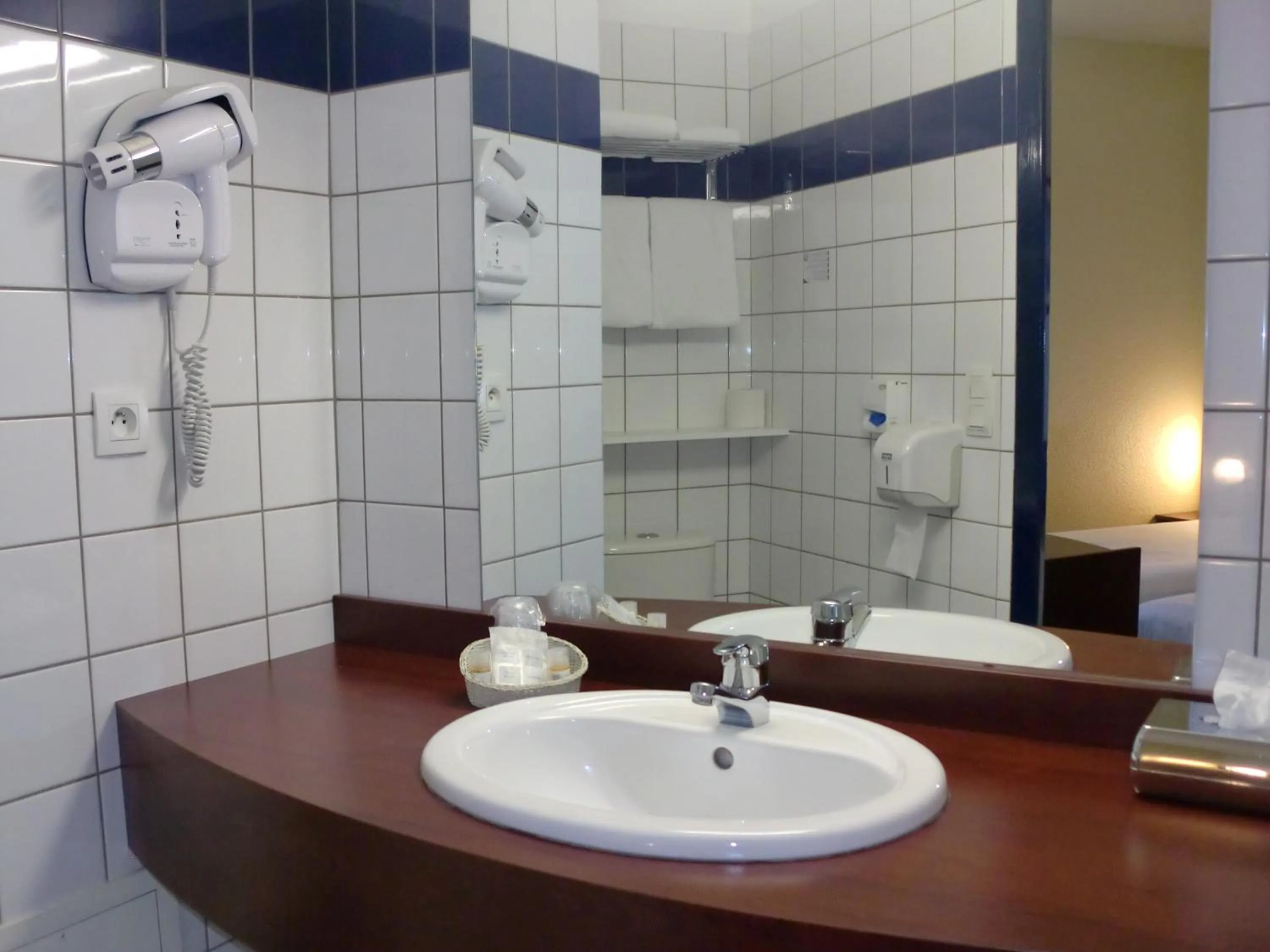 Shower in Kyriad Direct Rennes Ouest