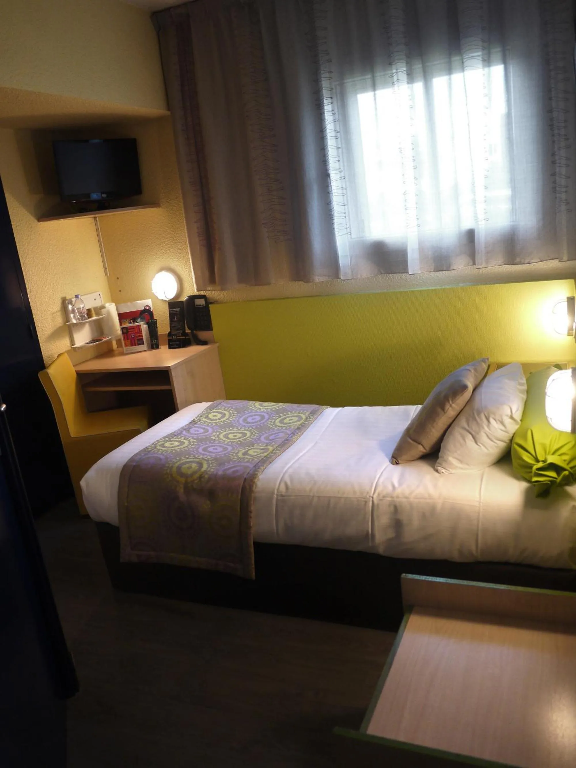 Bed in Kyriad Direct Rennes Ouest