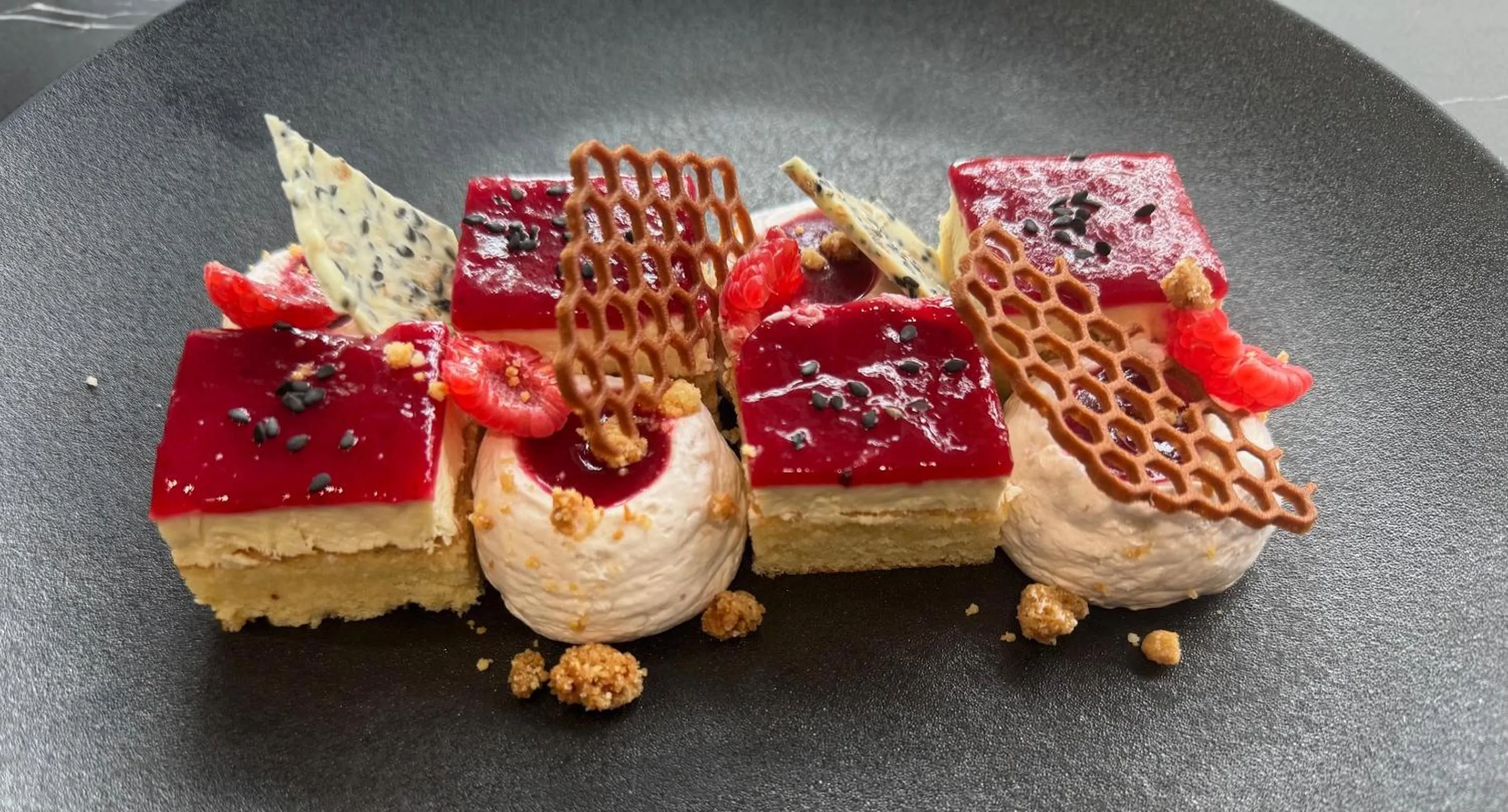 Le Clos Du Pontic Logis et Cit'Hotel