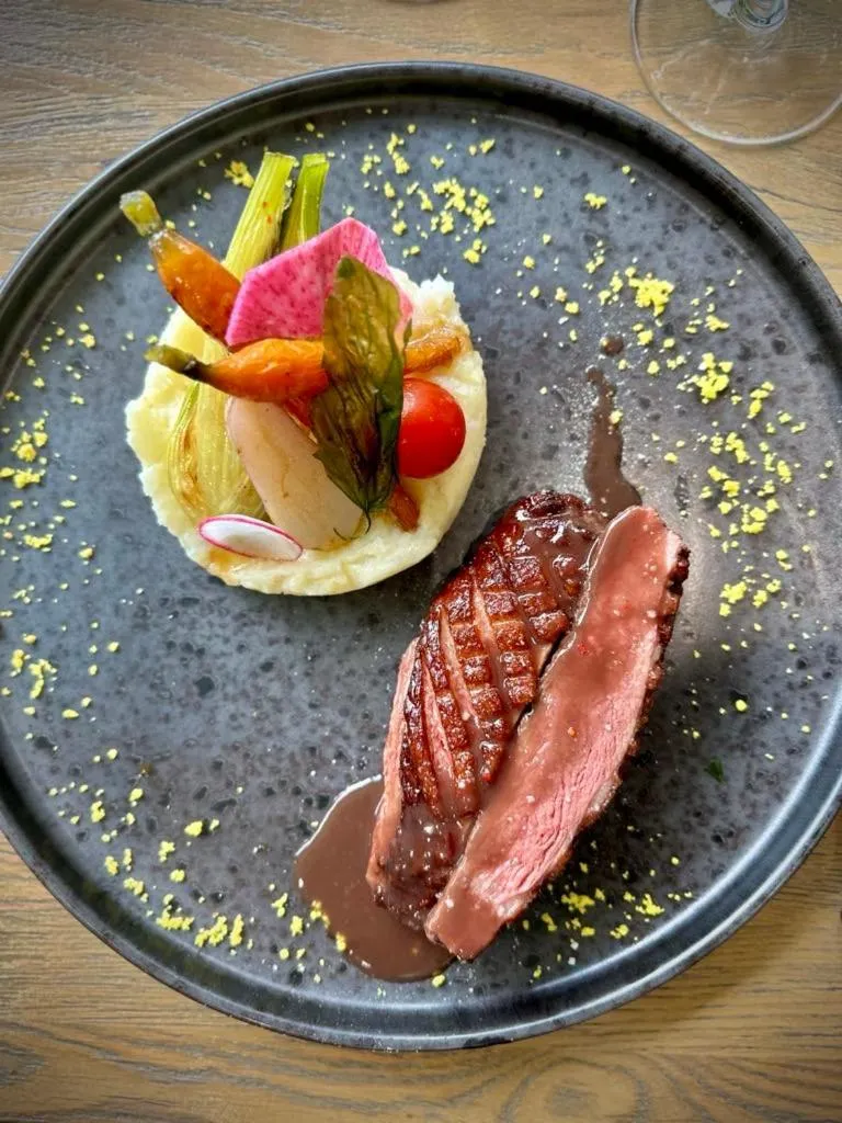 Le Clos Du Pontic Logis et Cit'Hotel