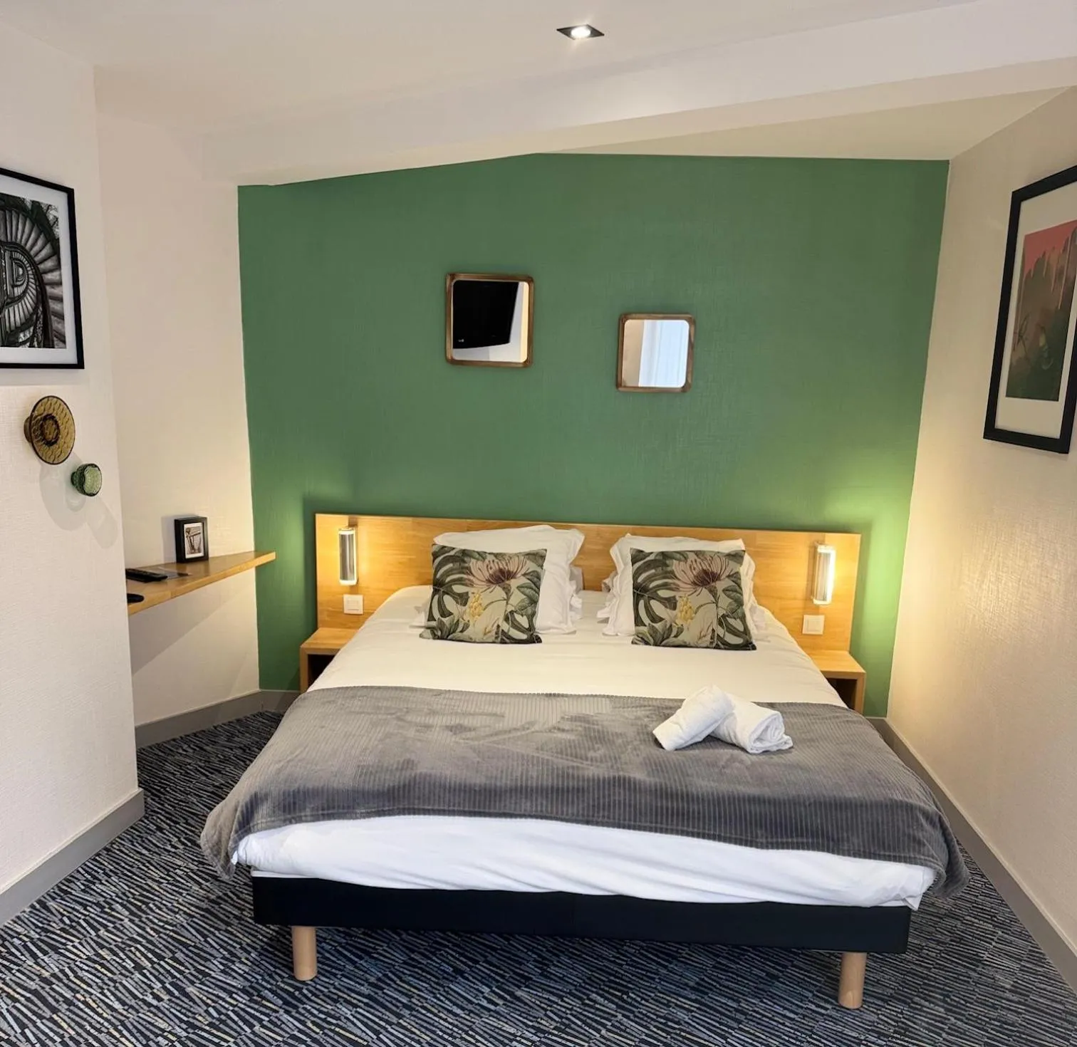 Bed in Le Clos Du Pontic Logis et Cit'Hotel