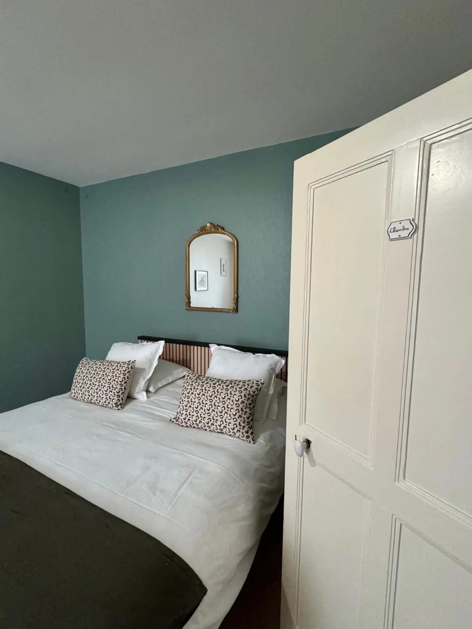 Bed in Le Clos Du Pontic Logis et Cit'Hotel