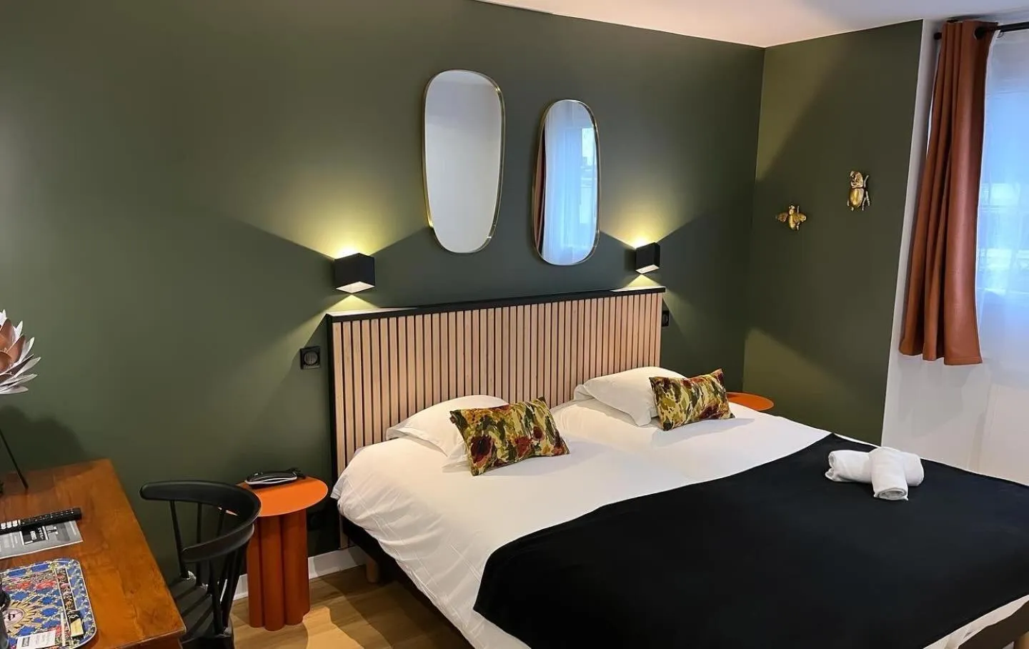 Bedroom, Bed in Le Clos Du Pontic Logis et Cit'Hotel