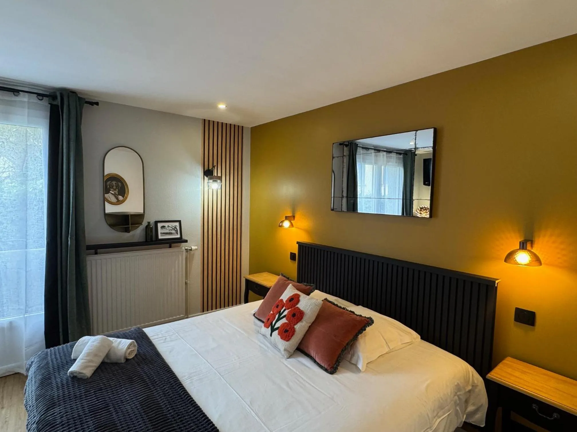 Bed in Le Clos Du Pontic Logis et Cit'Hotel