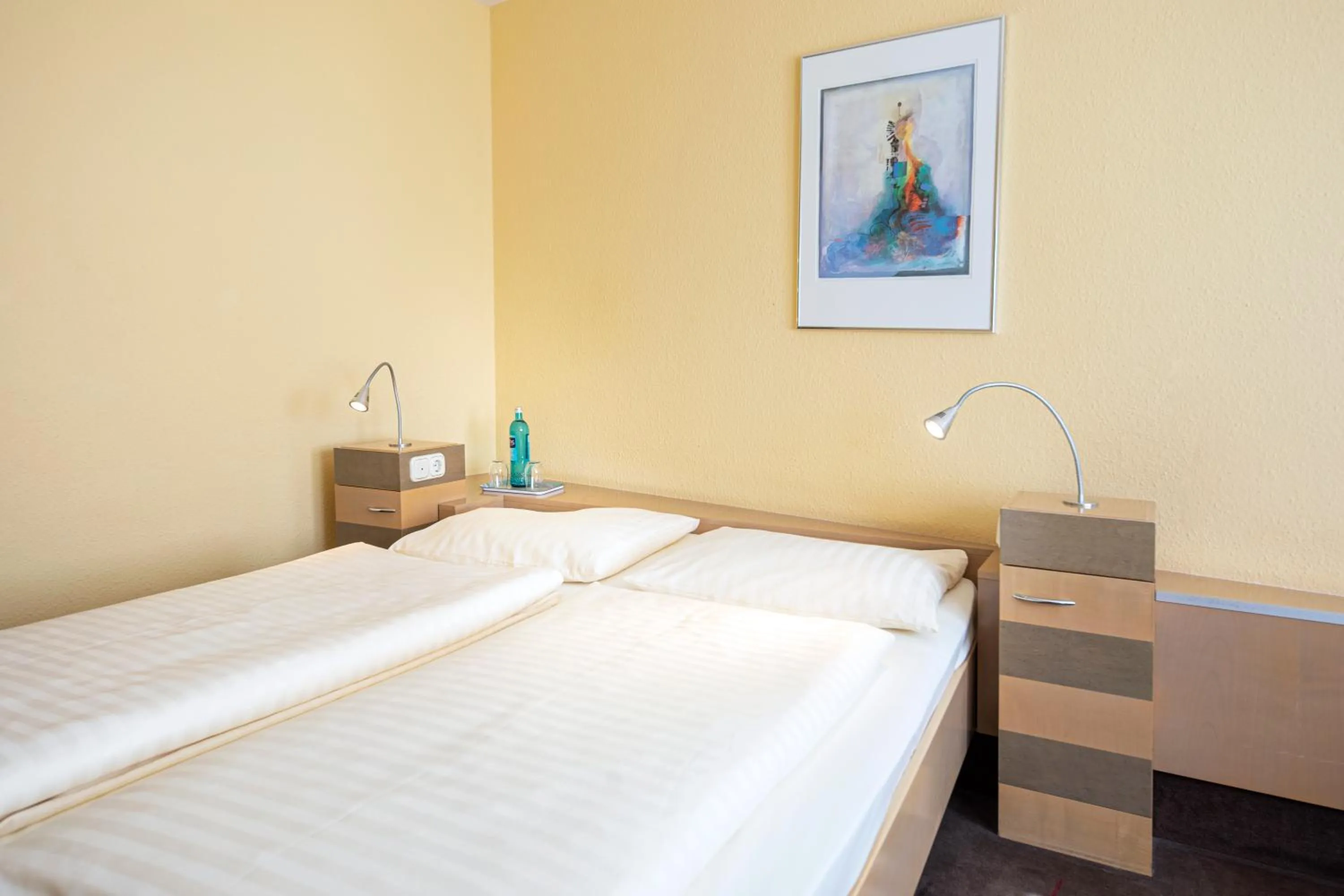 Bedroom, Bed in Roomingtons Lüneburger Heide