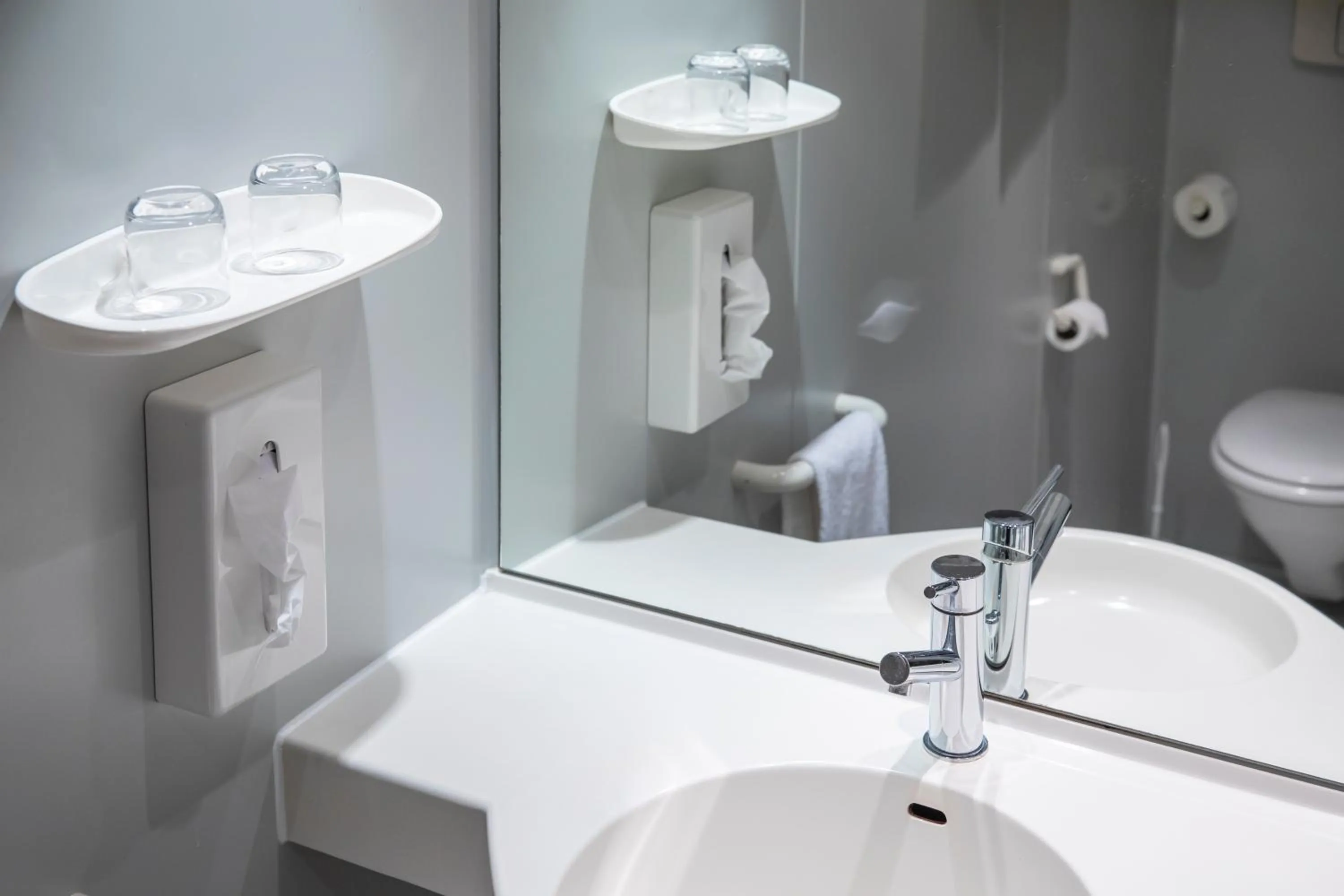 Bathroom in Roomingtons Lüneburger Heide