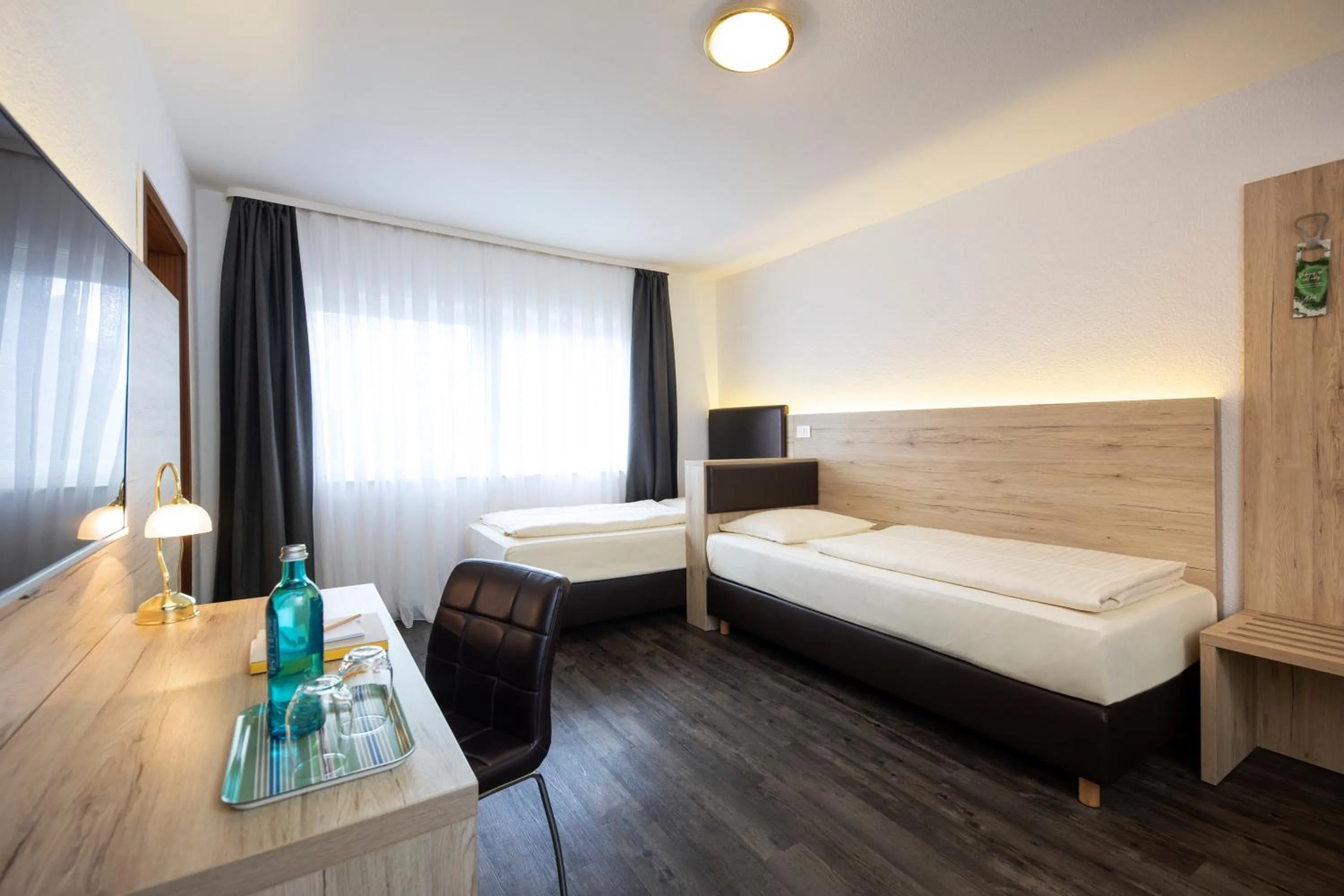 Bedroom, Bed in Roomingtons Lüneburger Heide