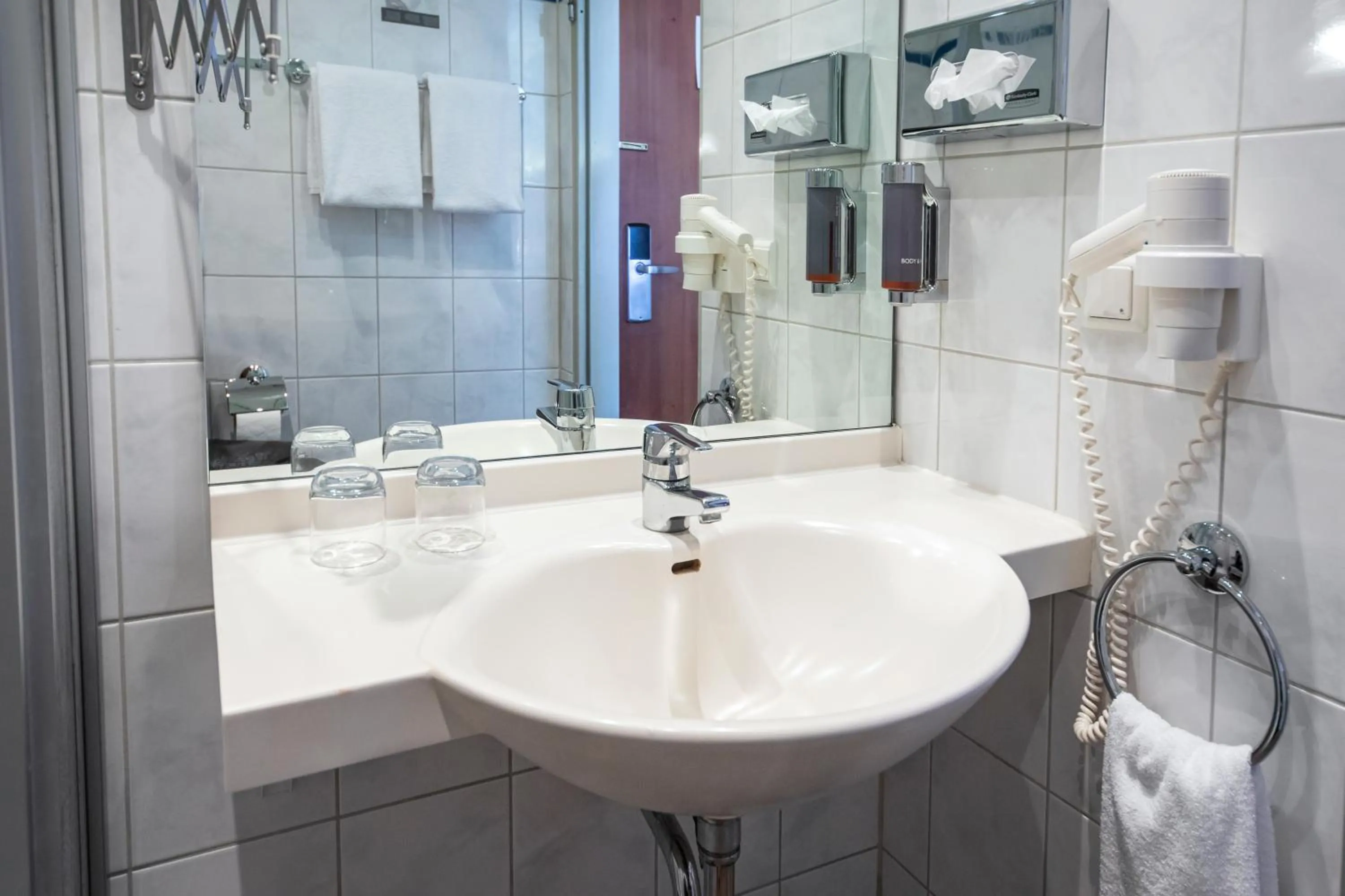 Bathroom in Roomingtons Lüneburger Heide