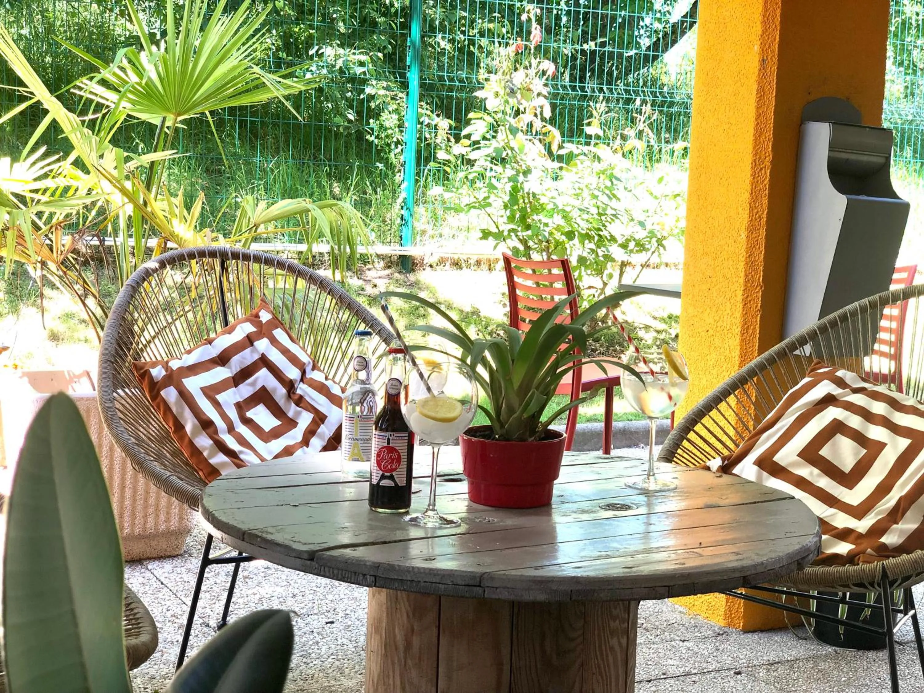 Patio in Première Classe Villejust