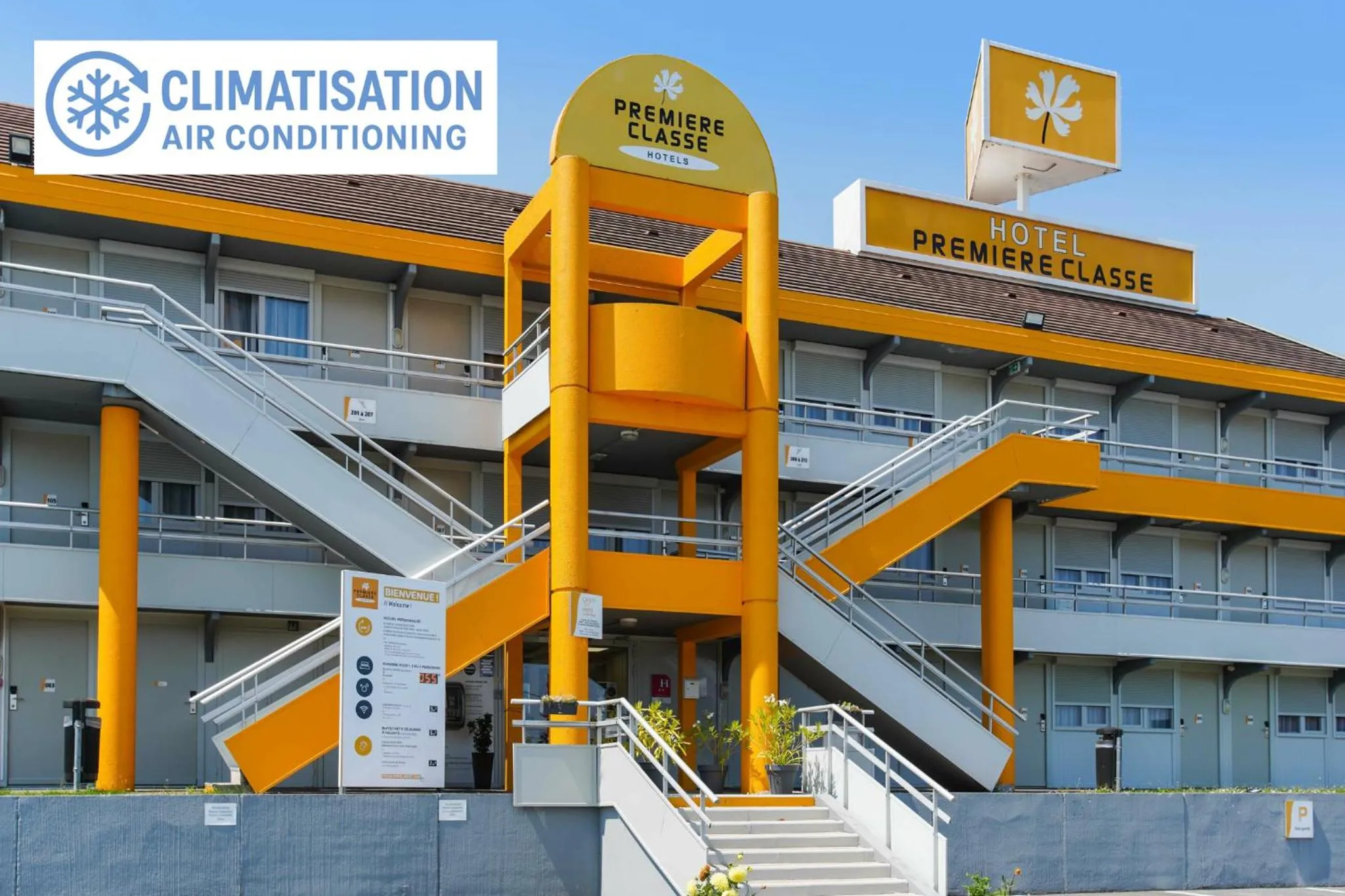 Property building in Première Classe Villejust