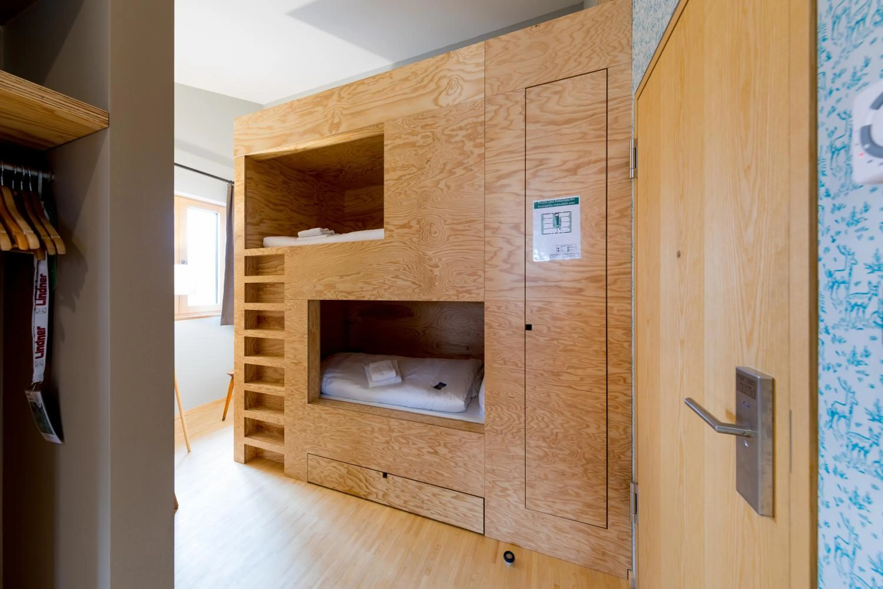 bunk bed, Bed in Schlossparkhotel Mariakirchen