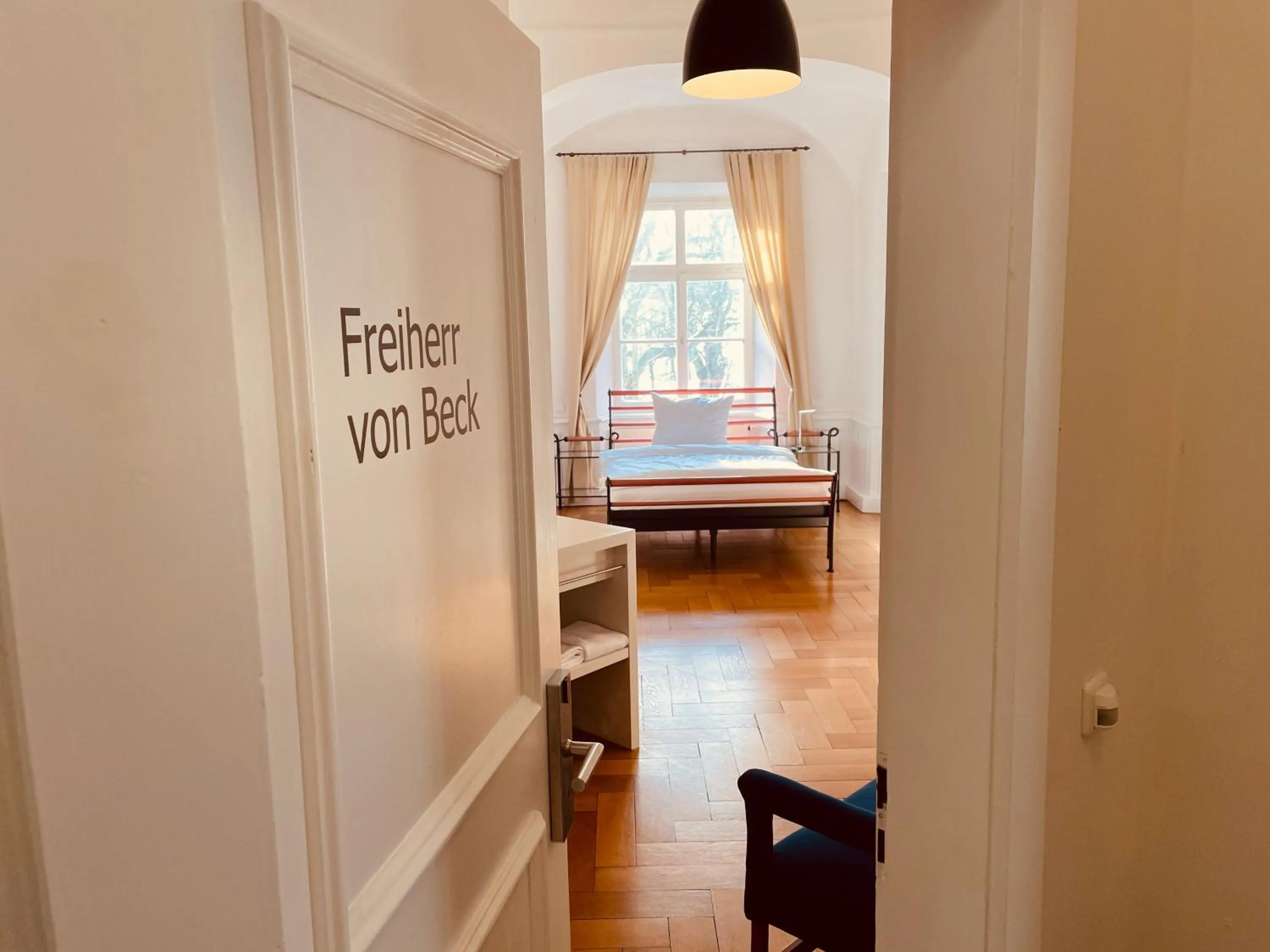 Bedroom, Bed in Schlossparkhotel Mariakirchen