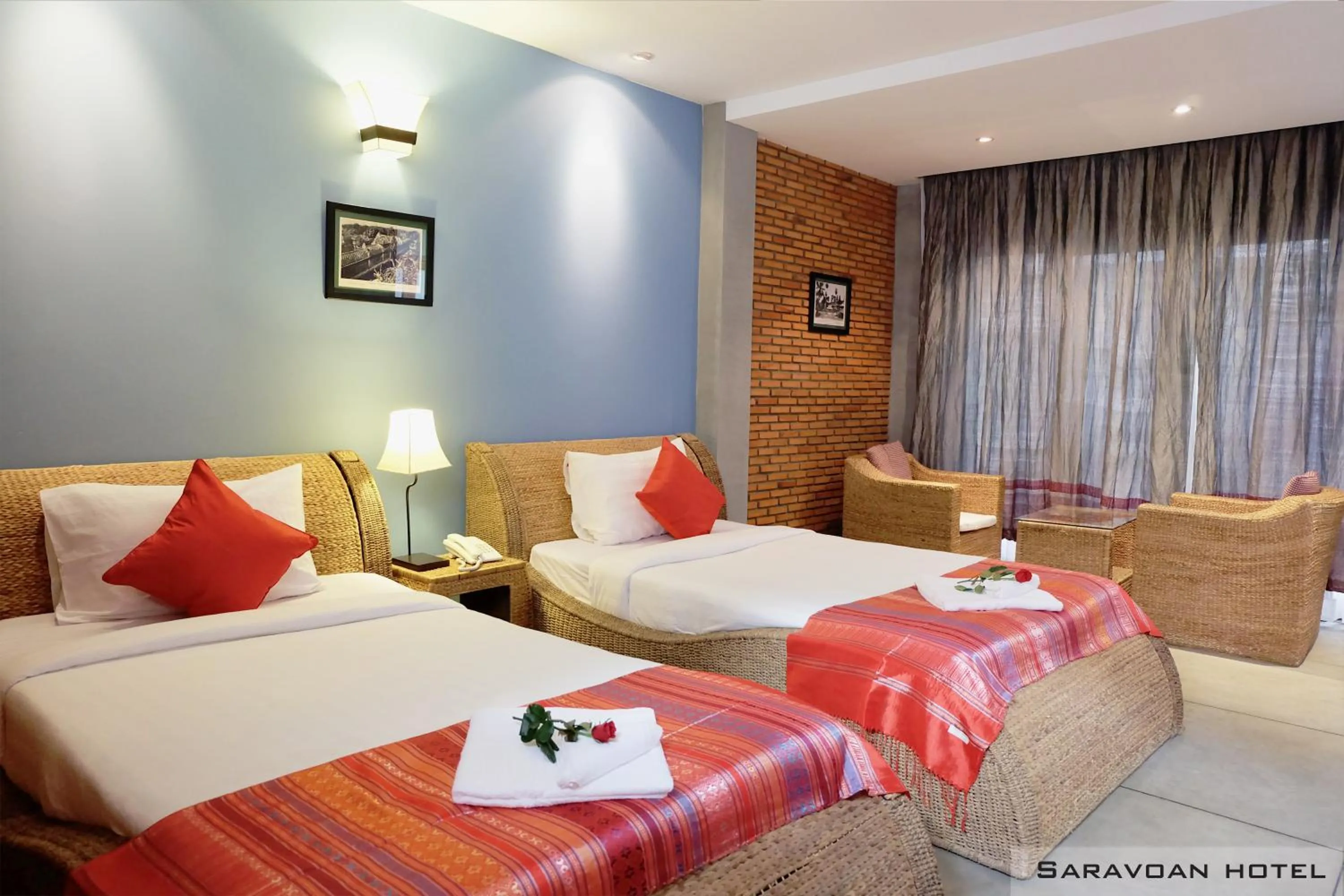 Photo of the whole room, Bed in Saravoan Royal Palace