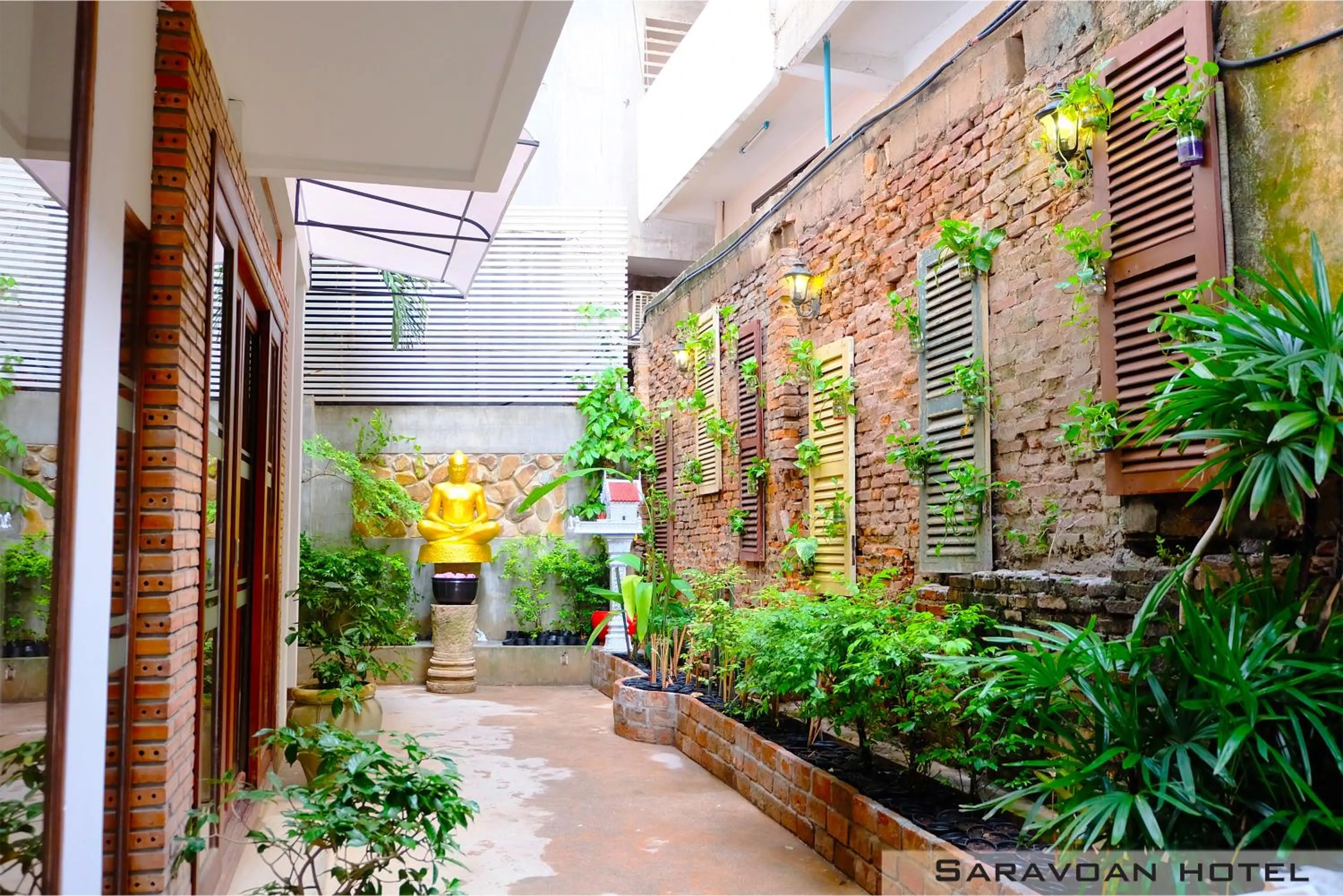 Facade/entrance in Saravoan Royal Palace