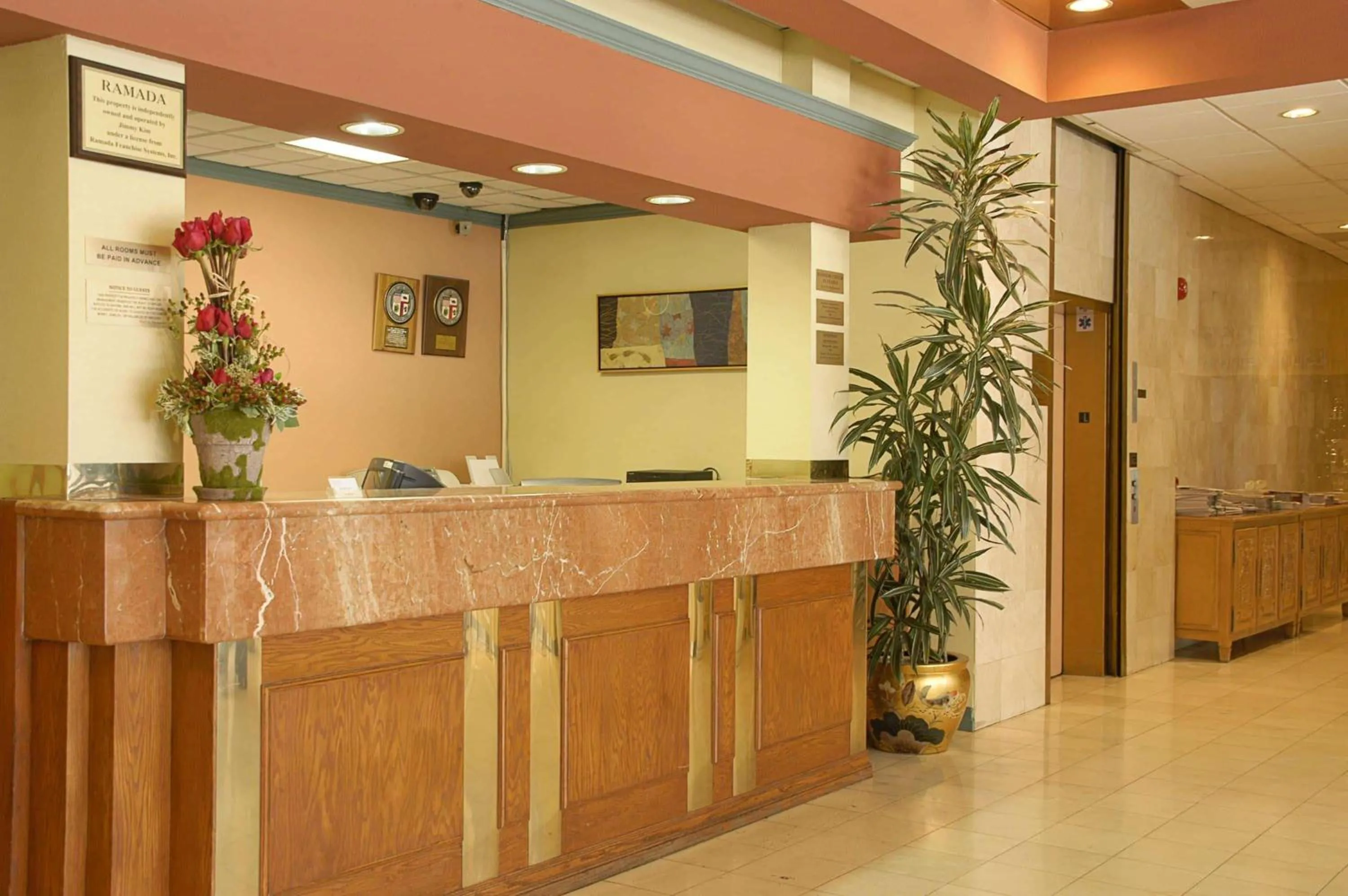 Lobby or reception in Ramada by Wyndham Los Angeles/Wilshire Center
