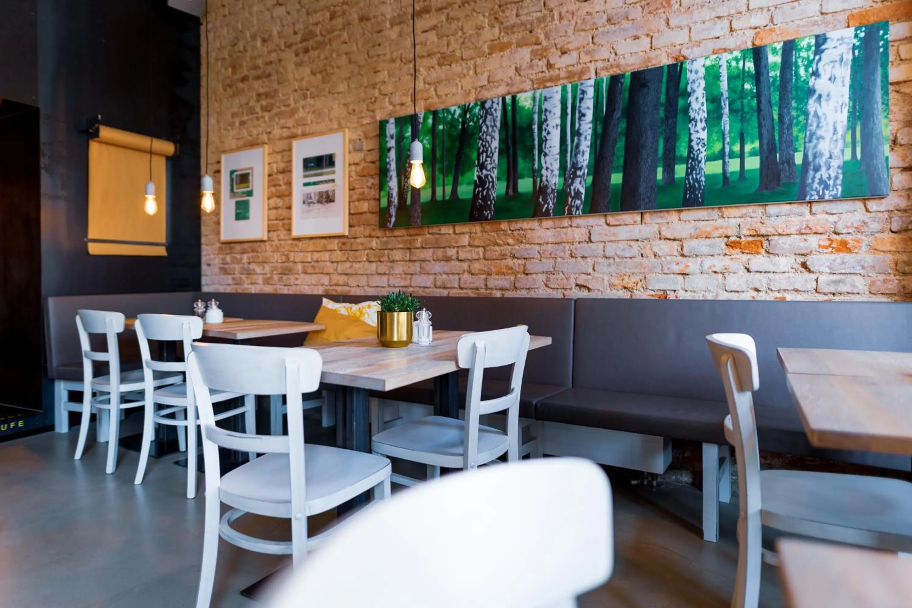 Restaurant/places to eat in mk hotel münchen max-weber-platz